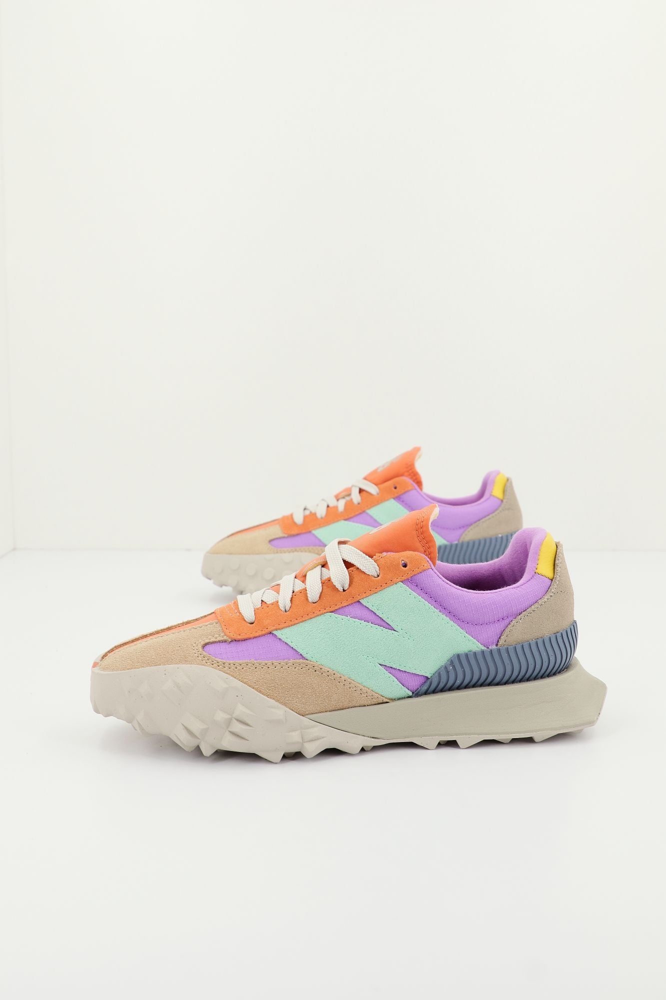 NEW BALANCE  CB LIFESTYLE en color MULTICOLOR (2)