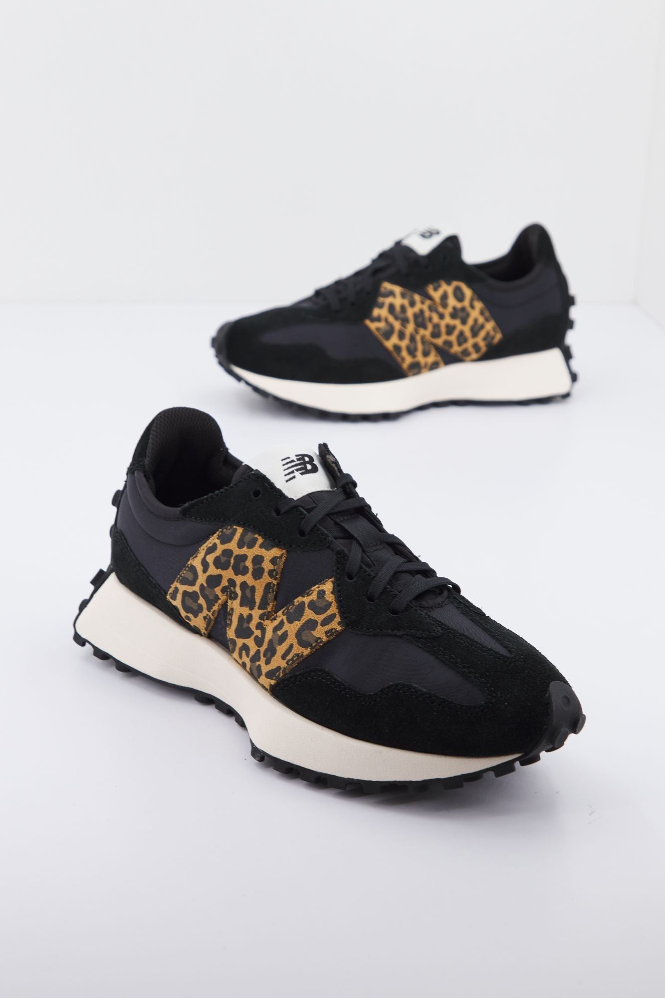 NEW BALANCE WS327 RBL en color NEGRO (1)