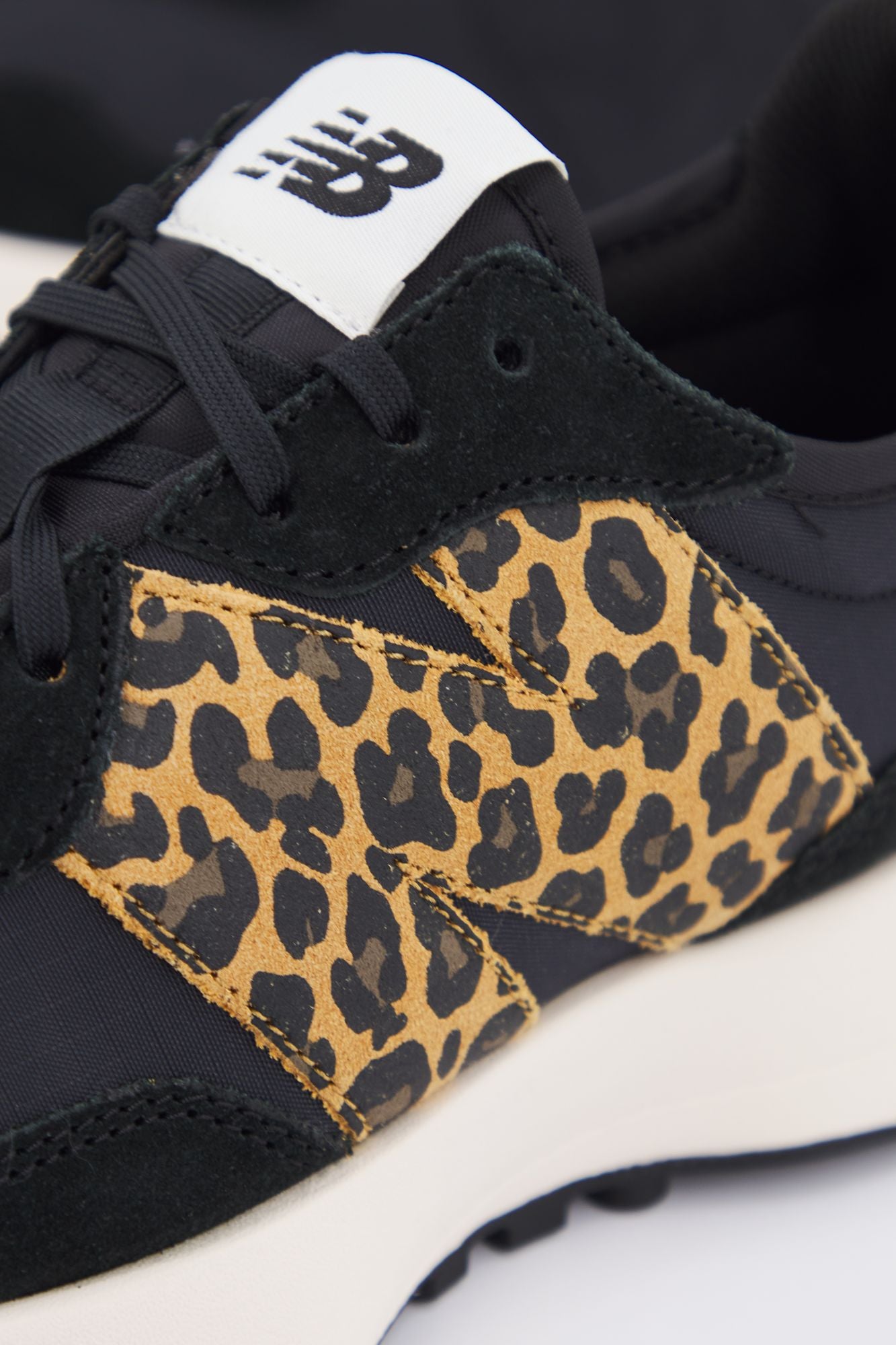 NEW BALANCE WS327 RBL en color NEGRO (4)