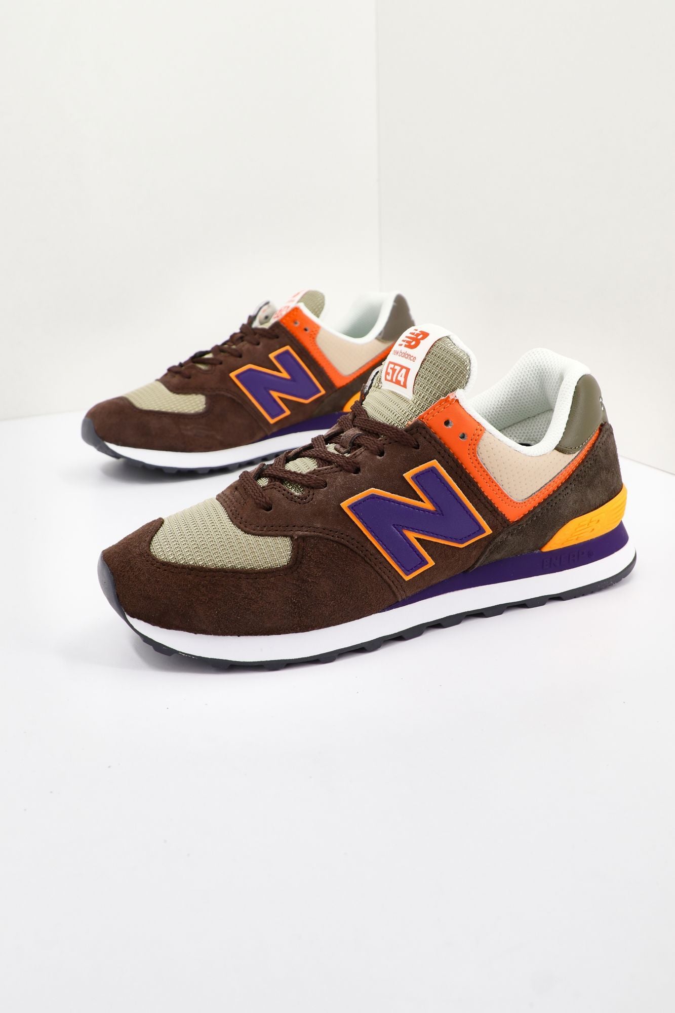 NEW BALANCE U574 PG2 VEGAN FRIENDLY en color MARRON (1)