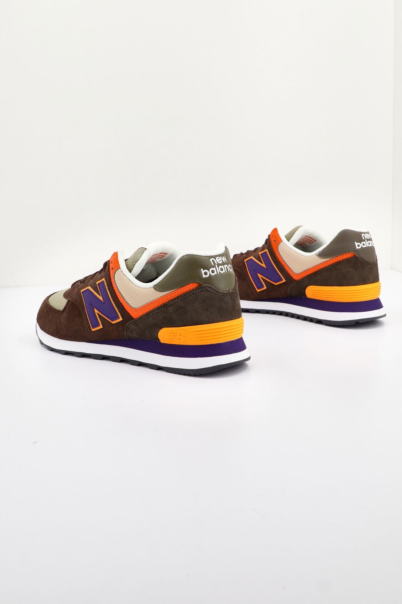 NEW BALANCE U574 PG2 VEGAN FRIENDLY en color MARRON (2)