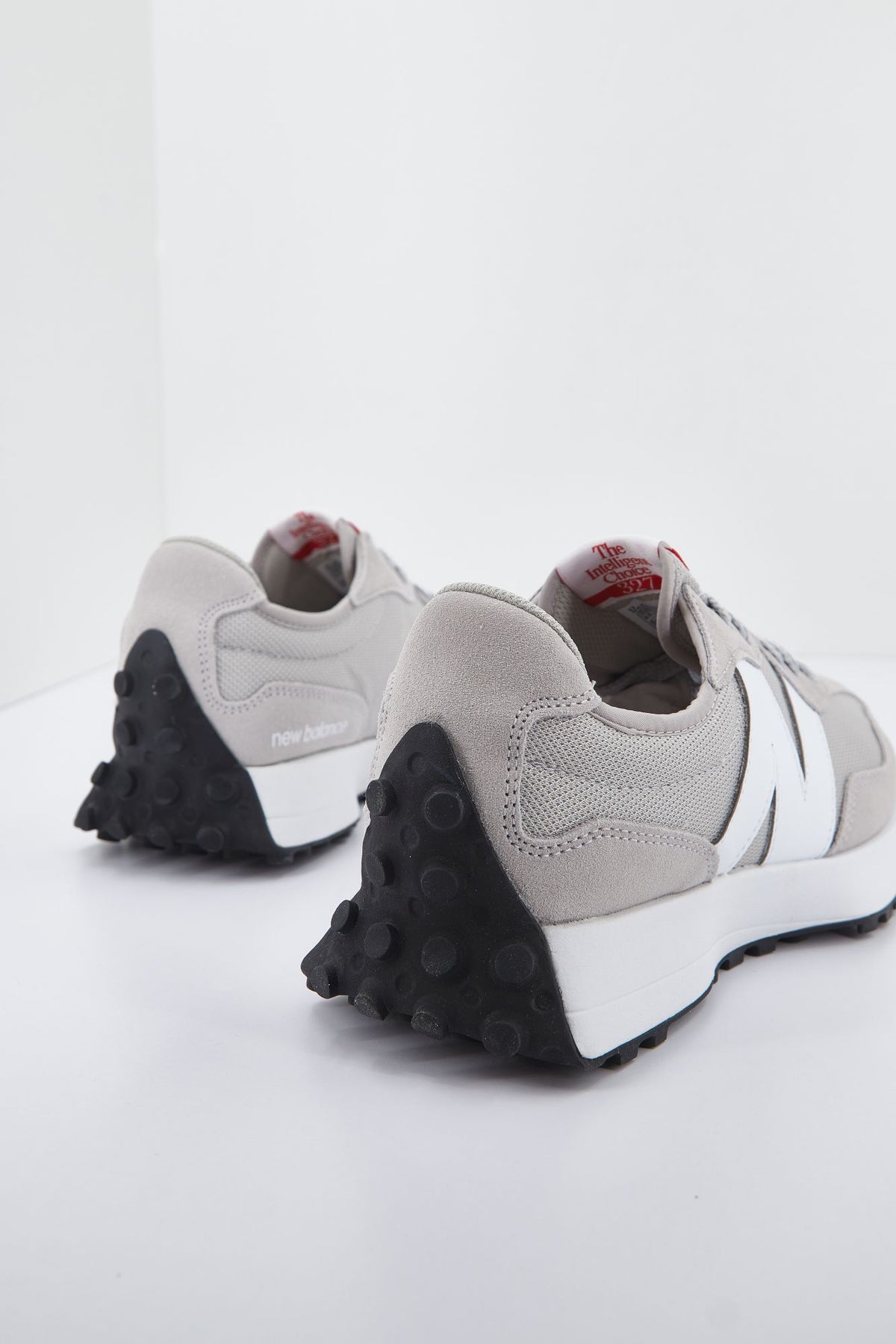 NEW BALANCE 327 MS327CGW en color GRIS (4)