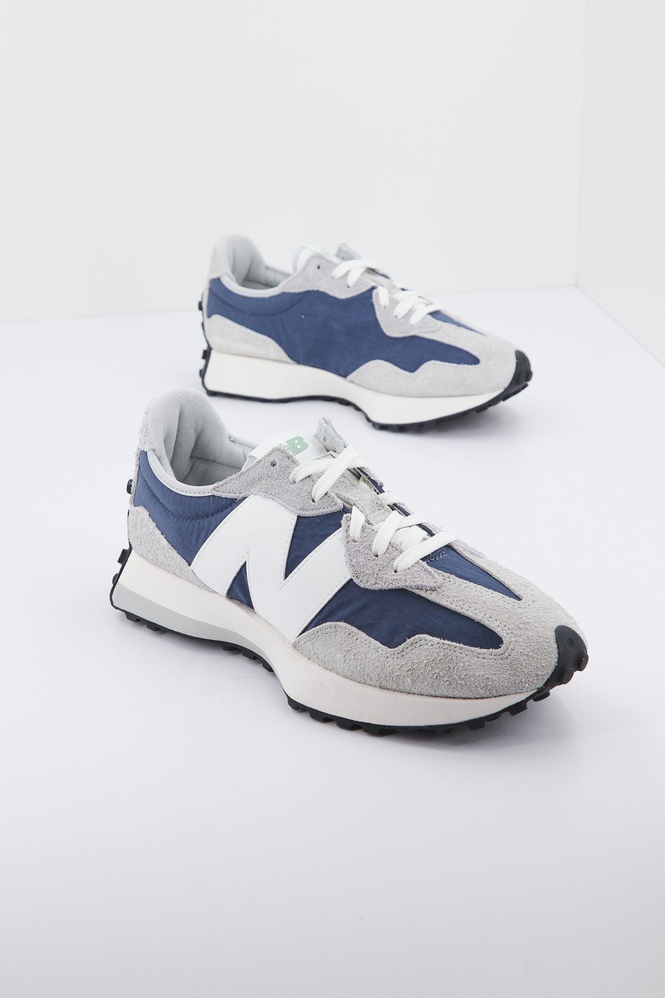 NEW BALANCE MS327 CZ en color AZUL (2)