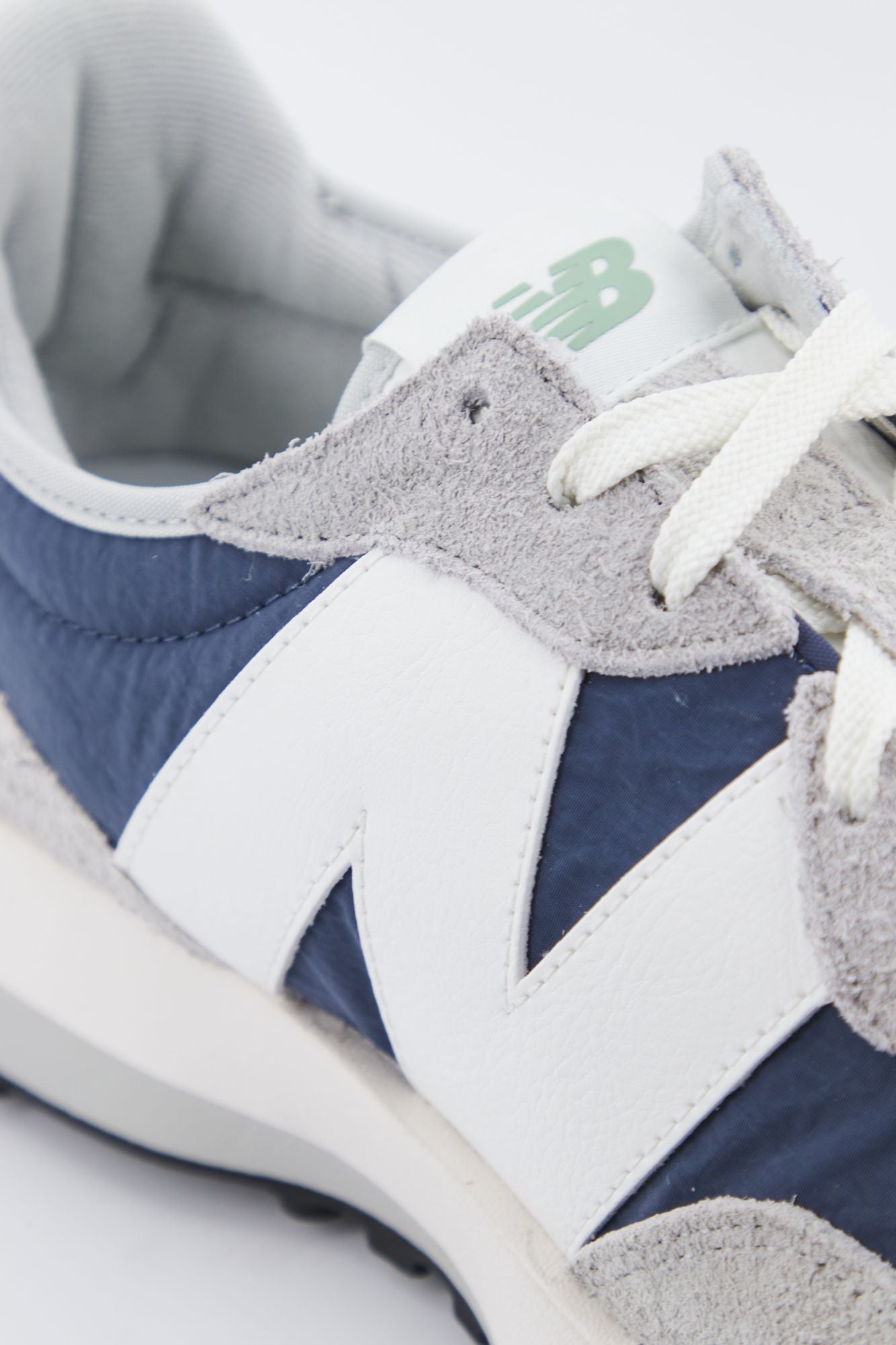 NEW BALANCE MS327 CZ en color AZUL (4)