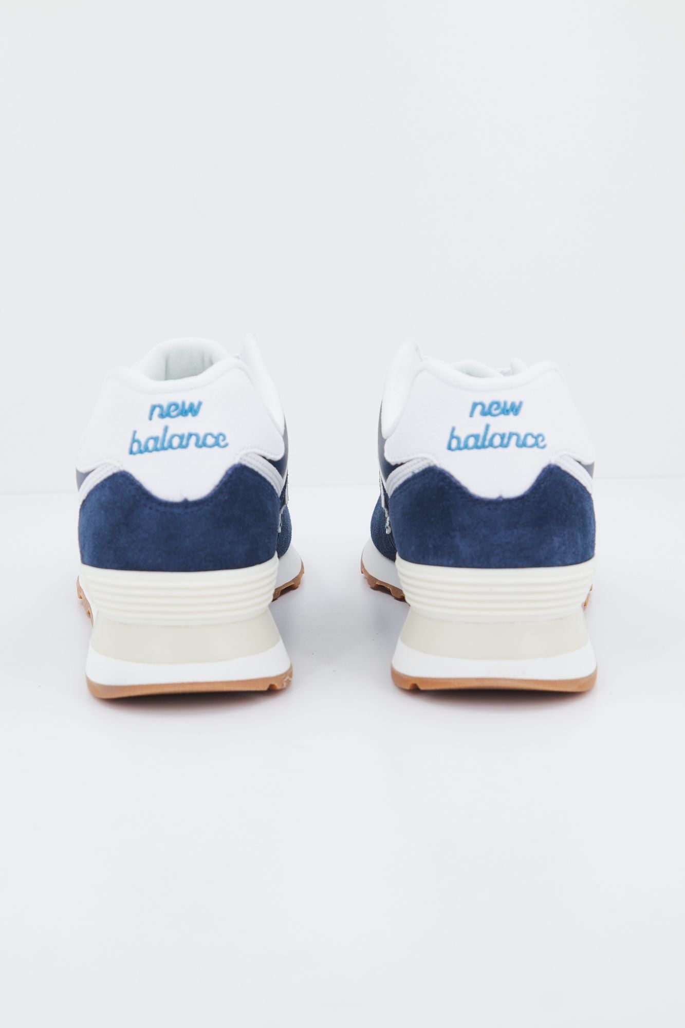NEW BALANCE U574 BU2 en color AZUL (3)