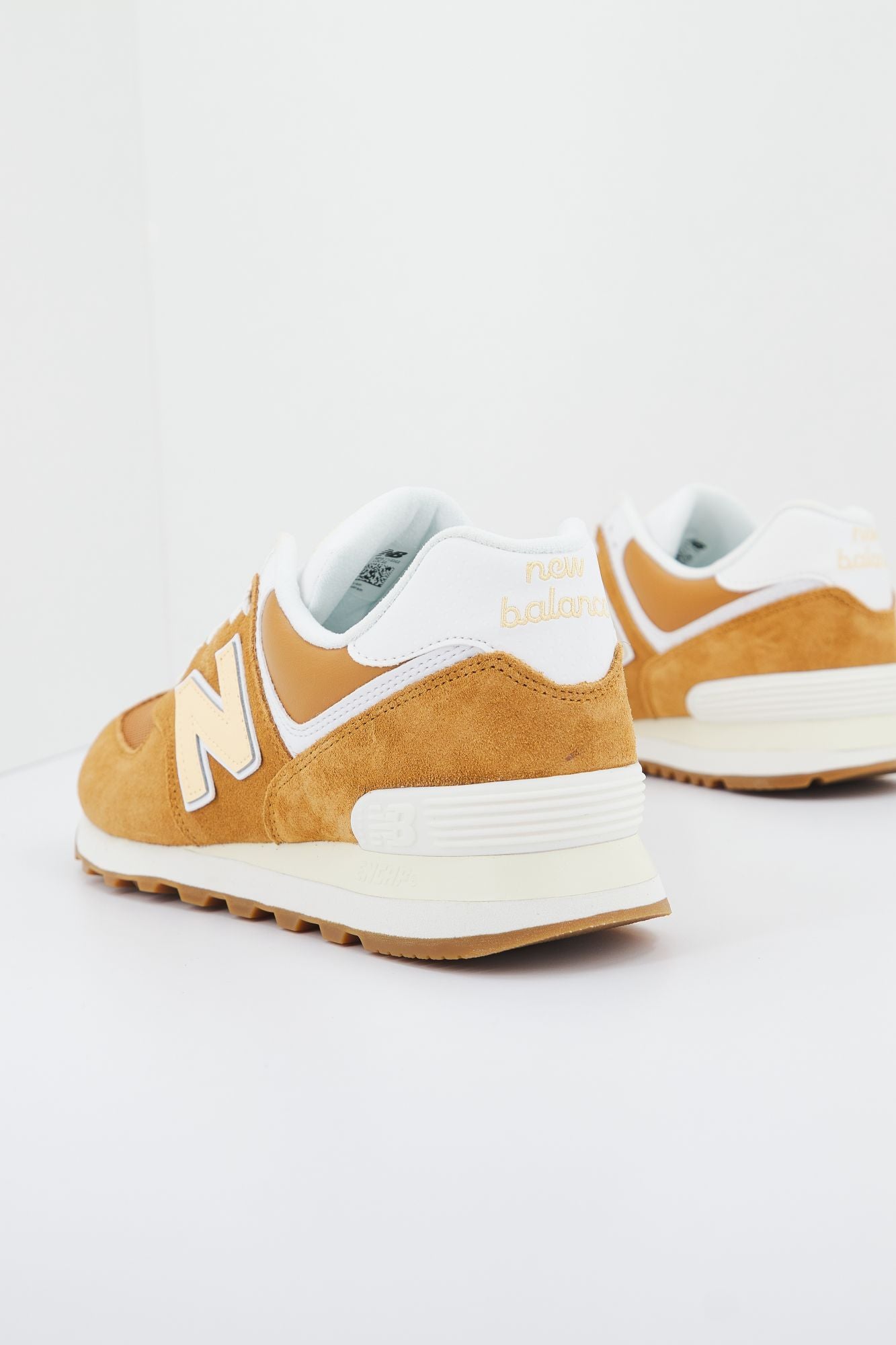 NEW BALANCE U574 en color MARRON (3)