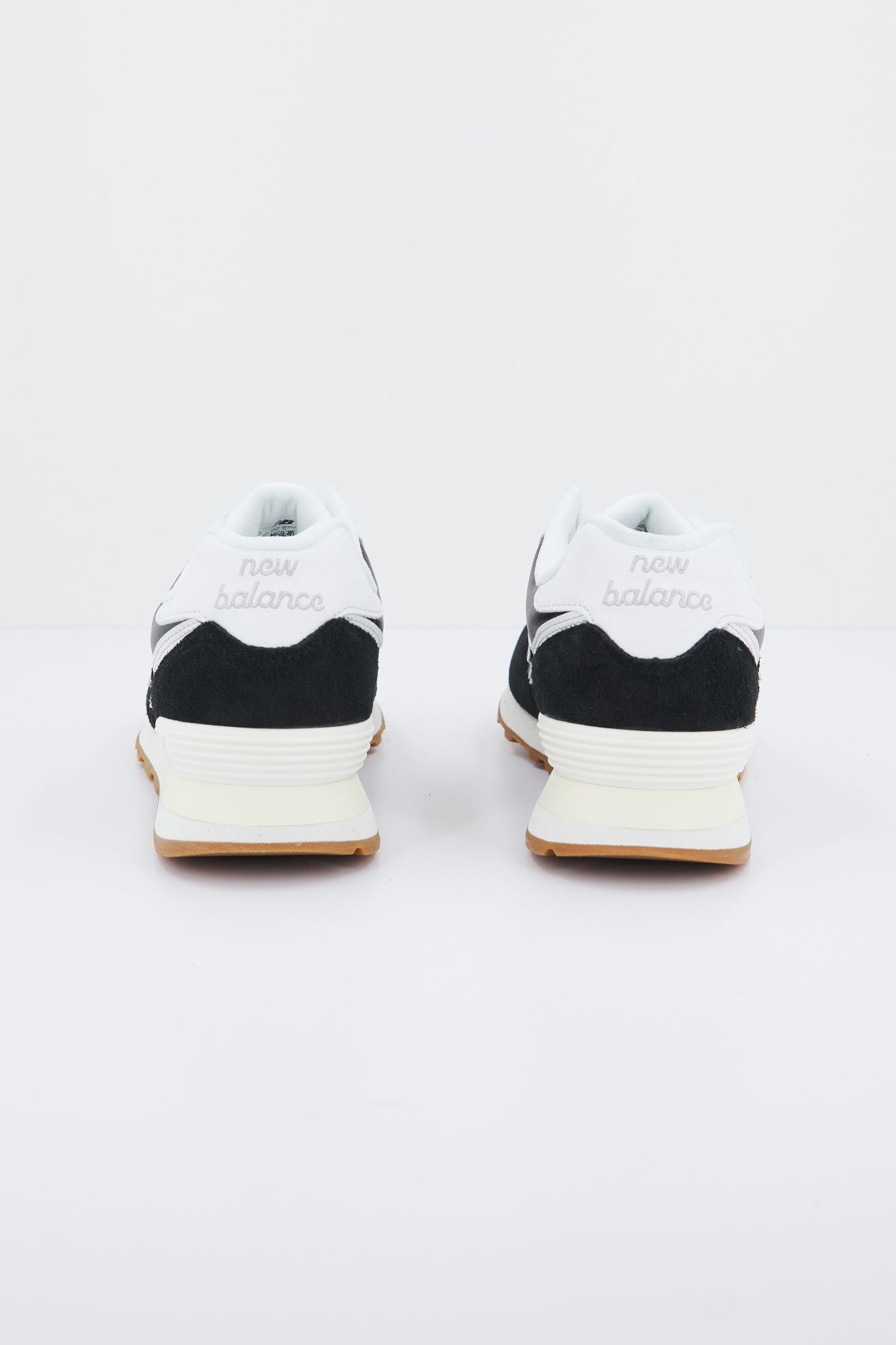 NEW BALANCE U574 UG2  en color NEGRO (3)