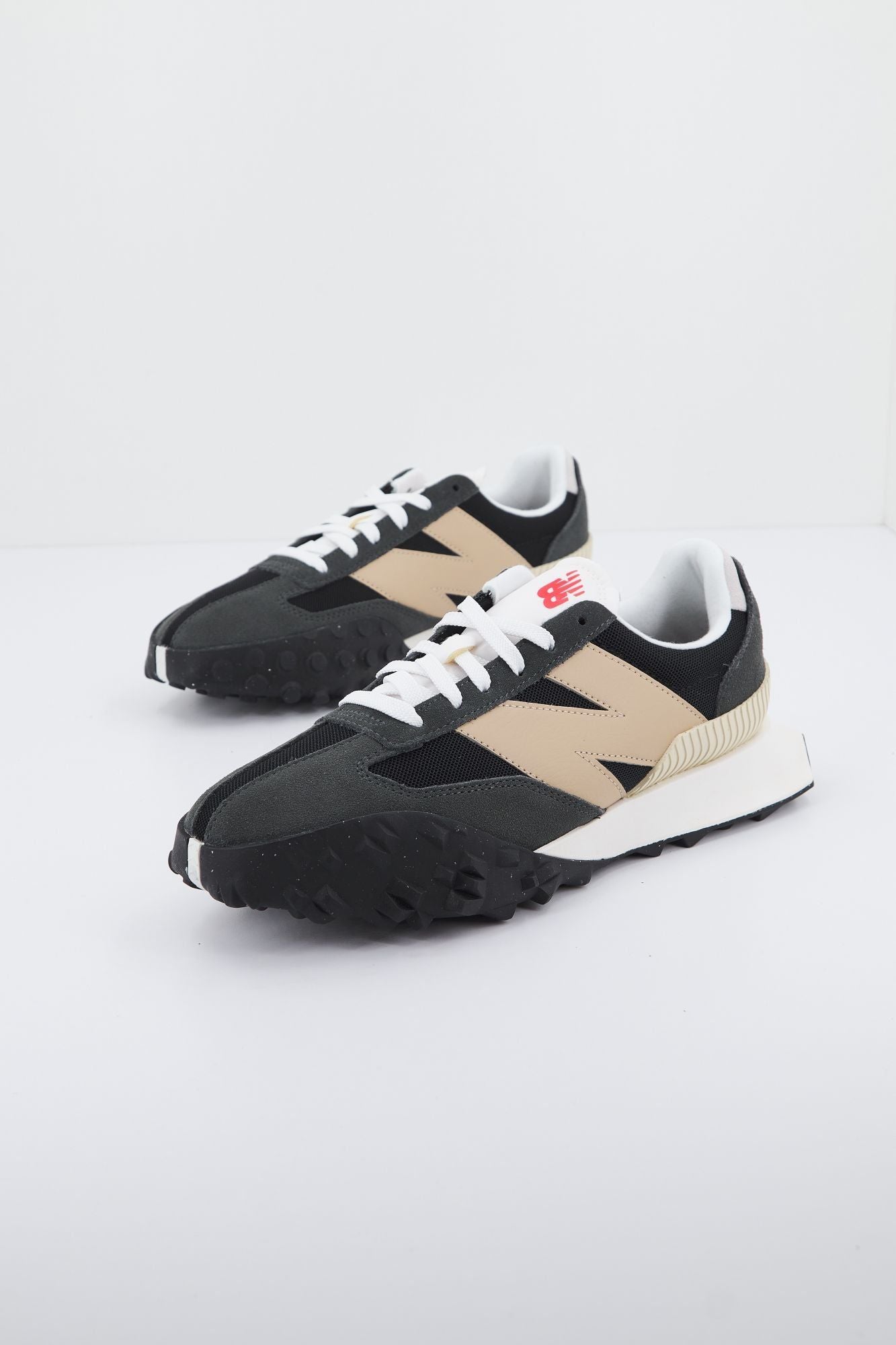 NEW BALANCE UXC72 RN  en color GRIS (2)