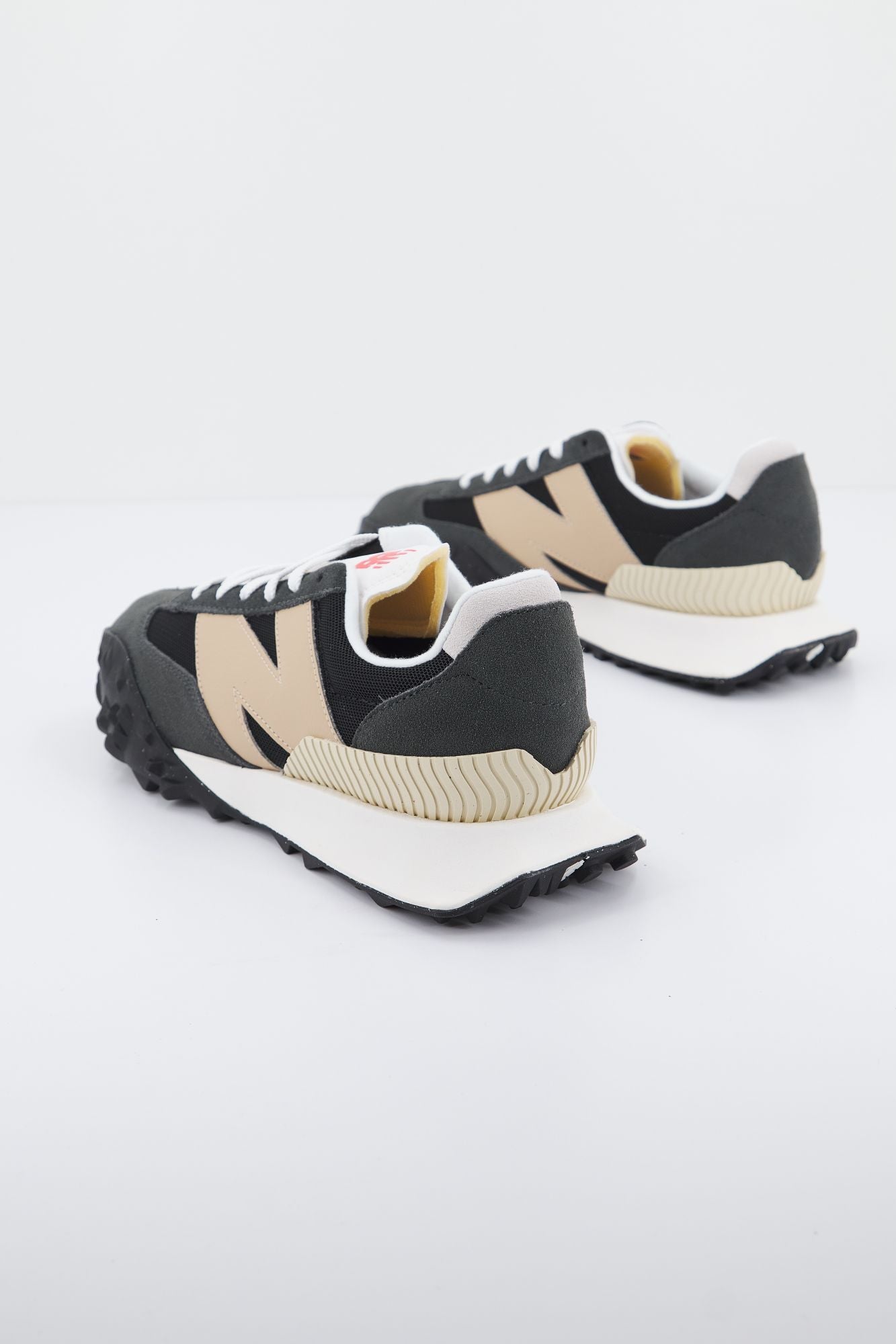 NEW BALANCE UXC72 RN  en color GRIS (3)