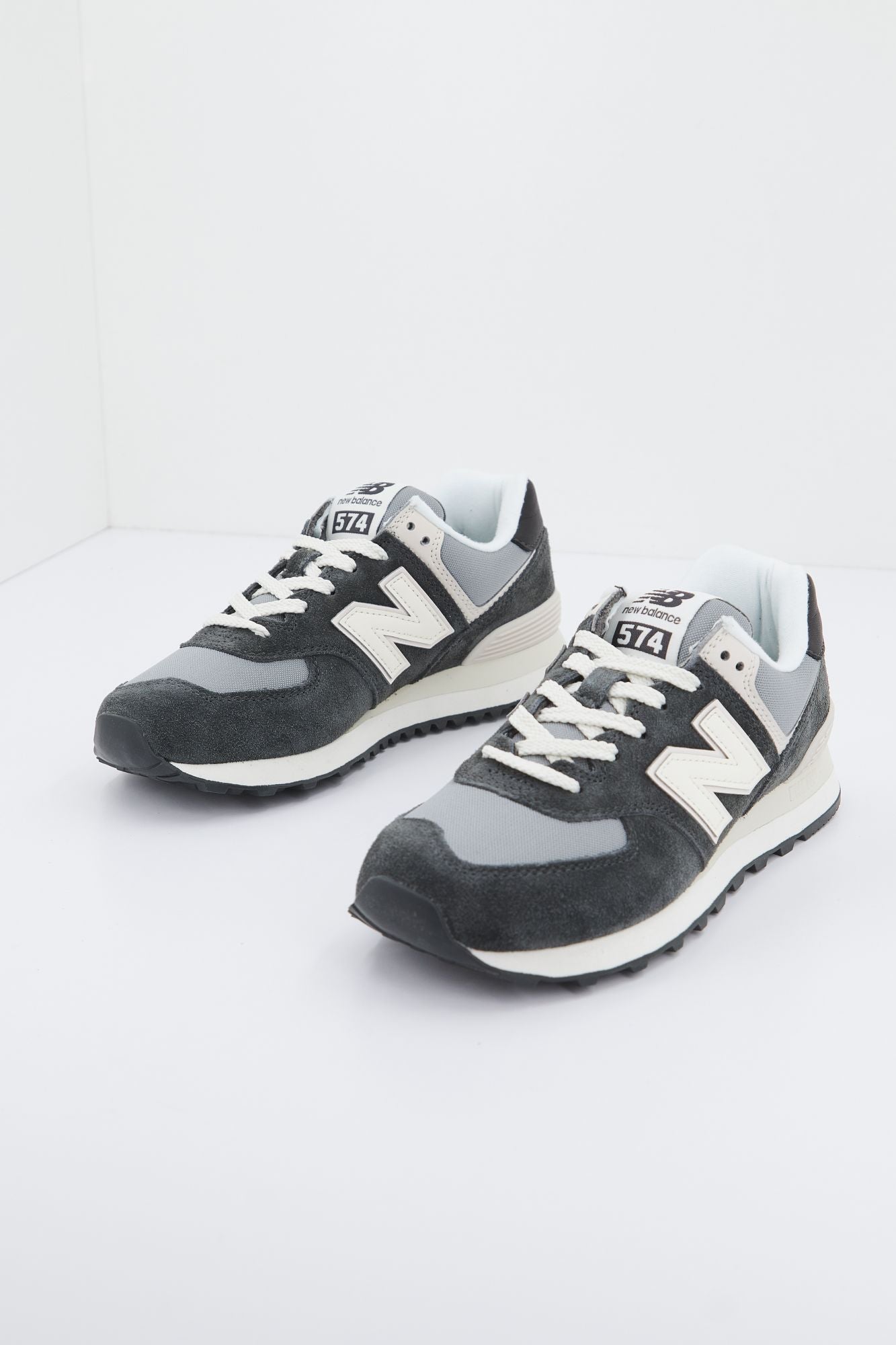 NEW BALANCE WL574 PA en color GRIS (1)