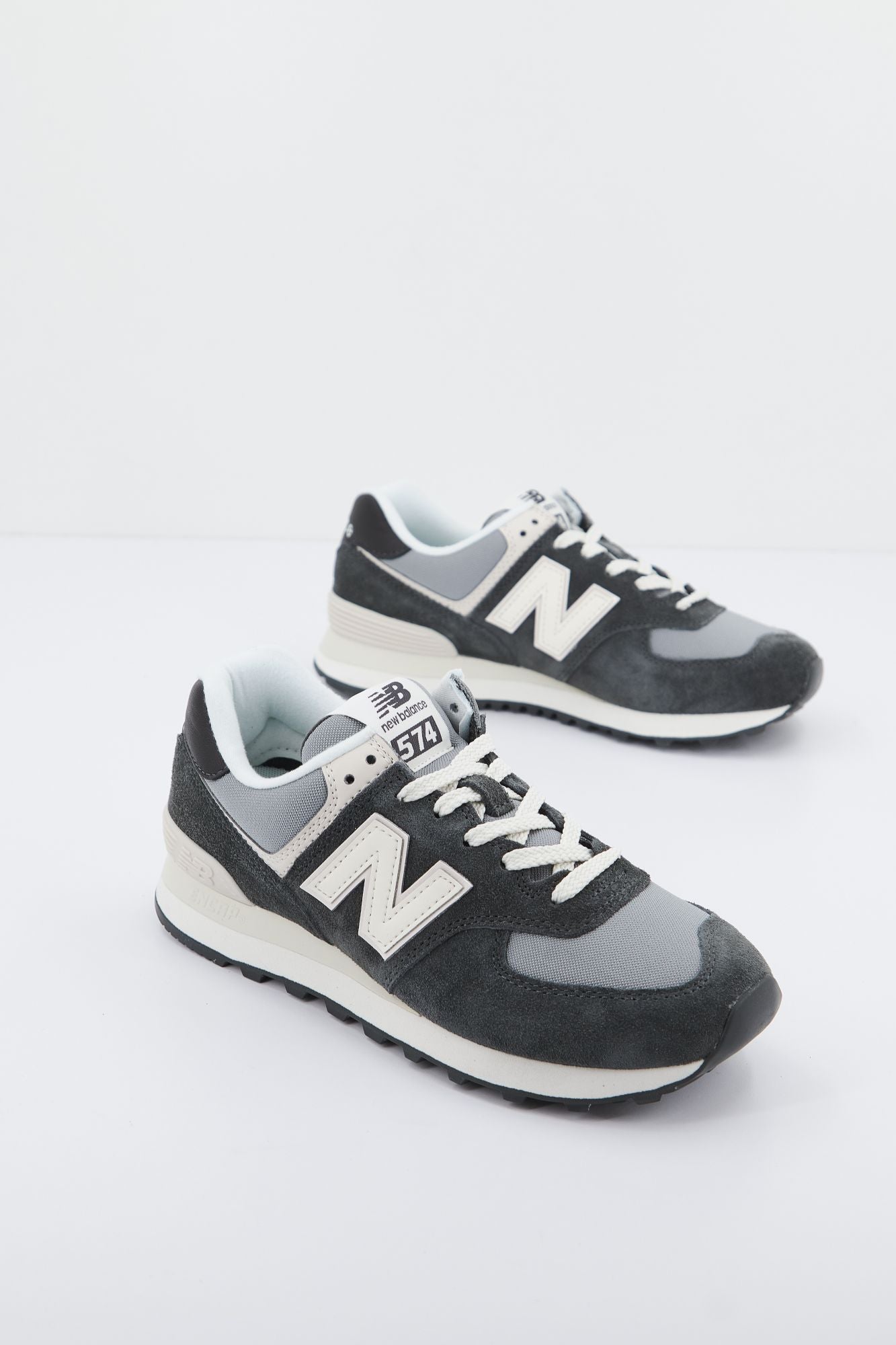 NEW BALANCE WL574 PA en color GRIS (2)