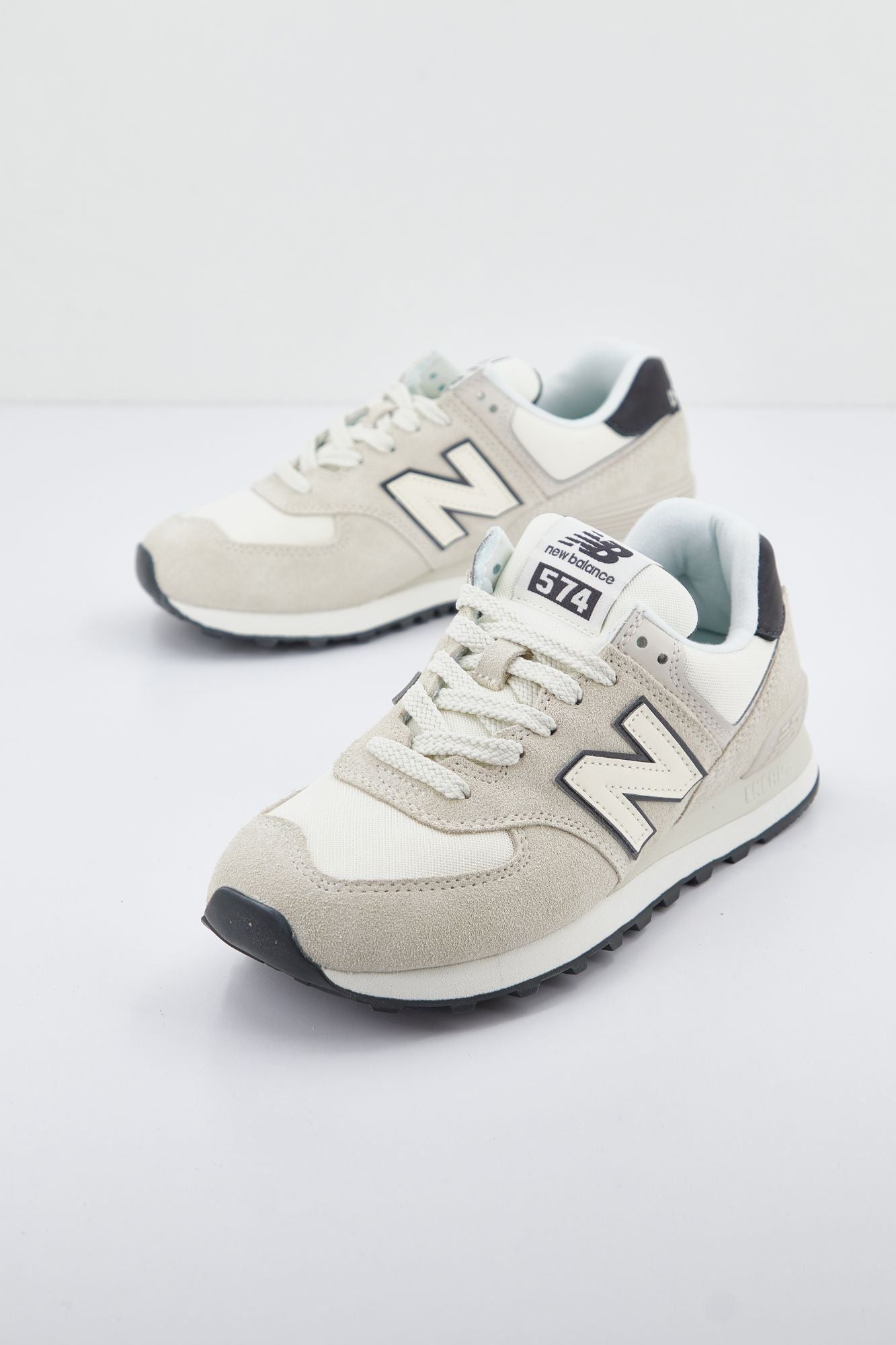 NEW BALANCE WL574 PC en color BEIS (2)