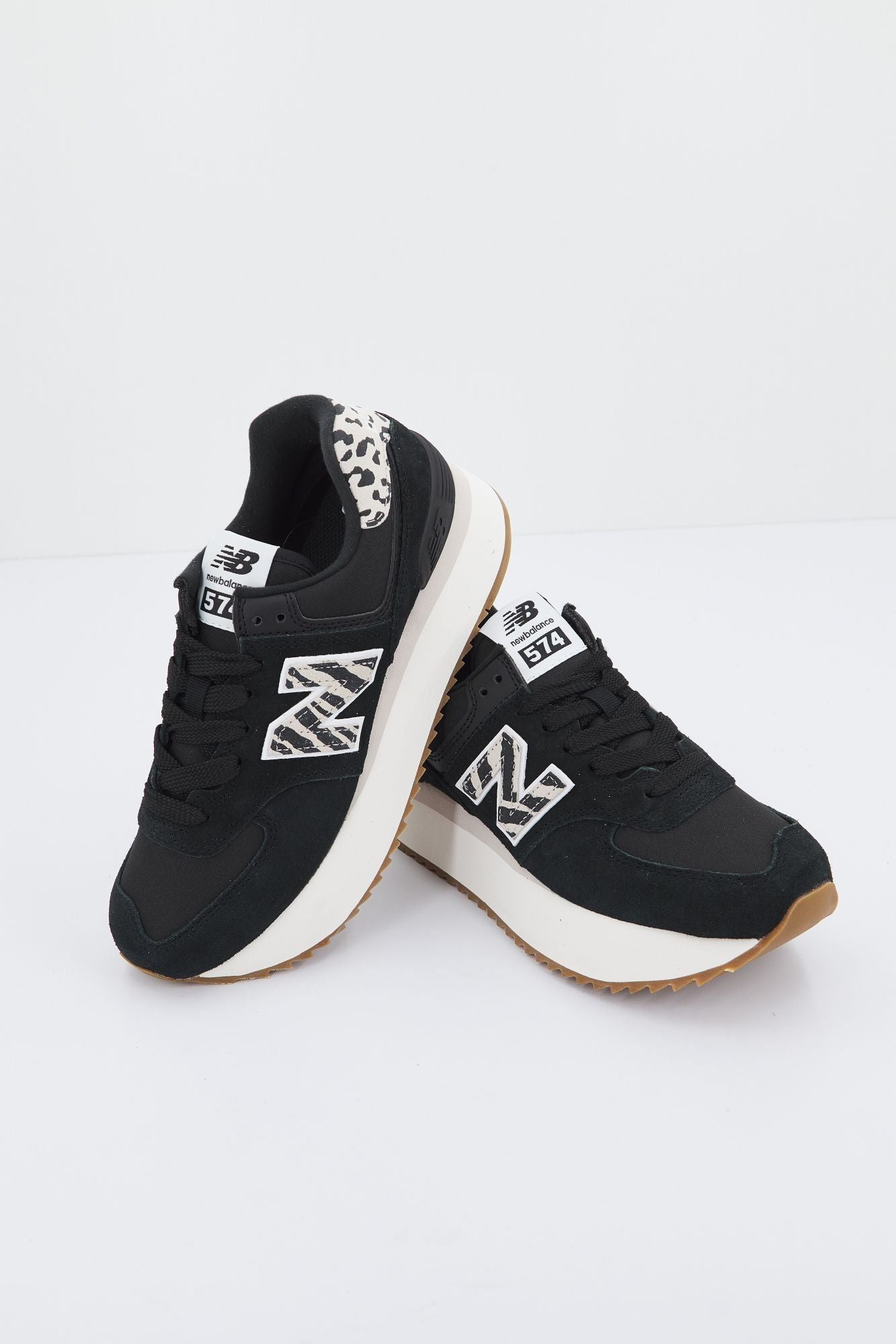 NEW BALANCE WL574 ZDA en color NEGRO (1)
