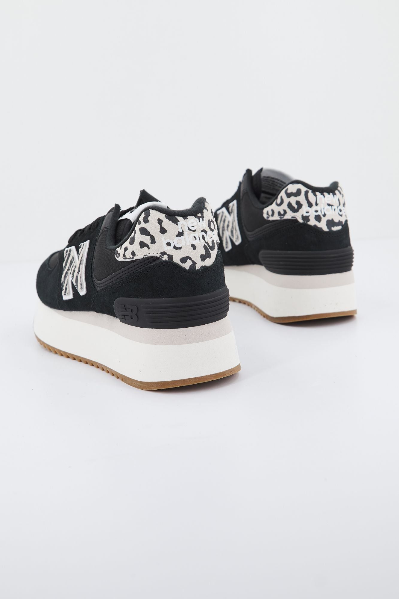 NEW BALANCE WL574 ZDA en color NEGRO (3)