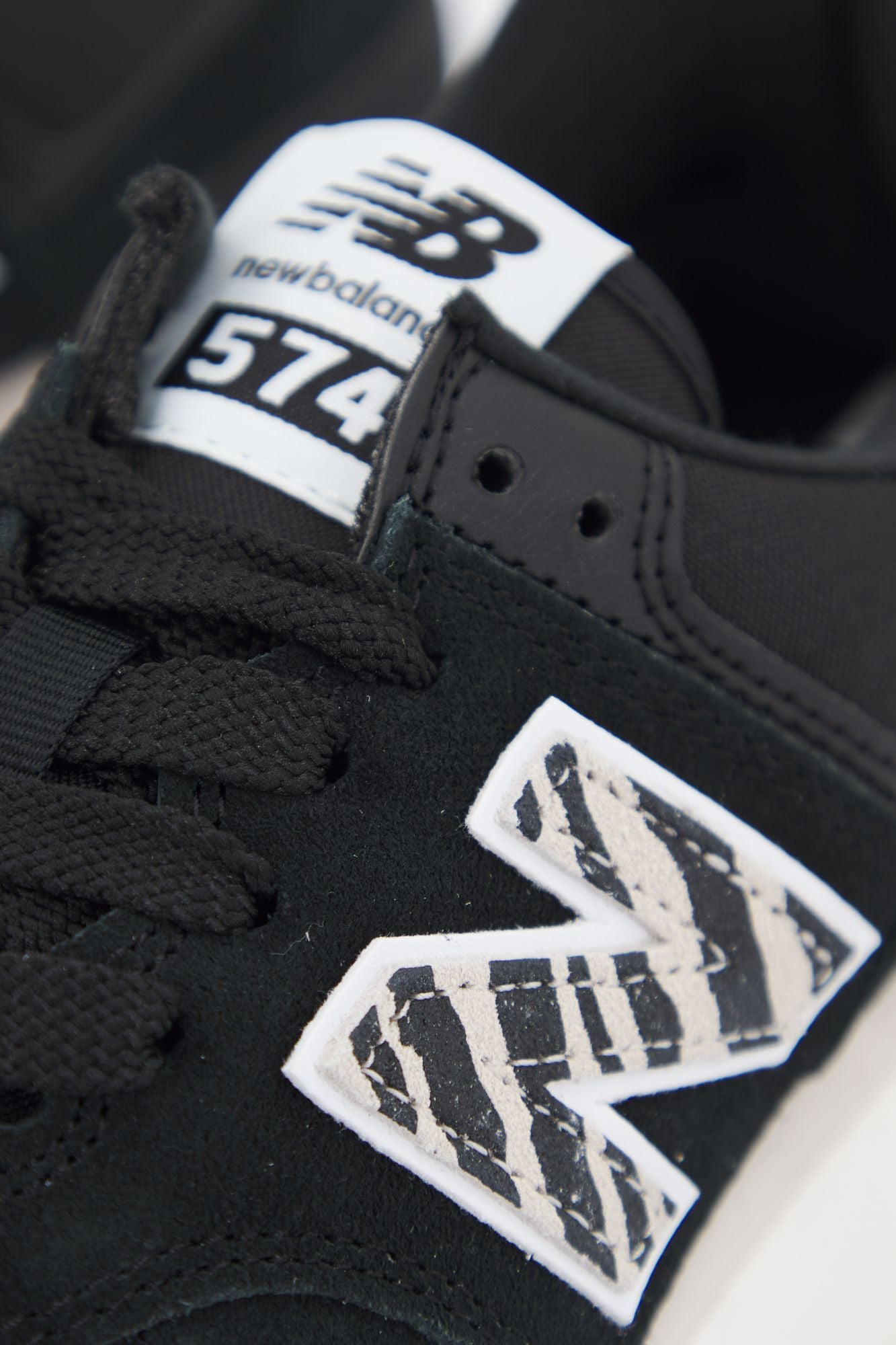NEW BALANCE WL574 ZDA en color NEGRO (4)