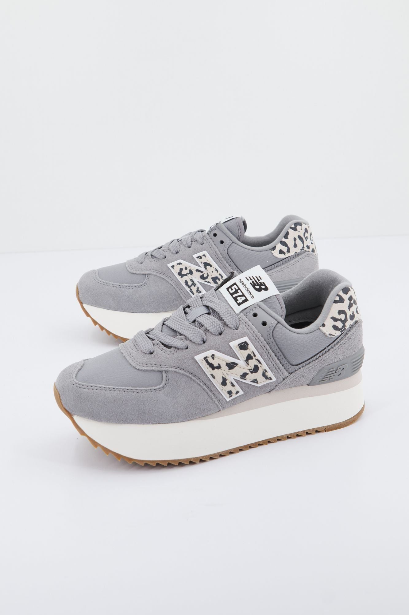 NEW BALANCE WL574 ZDB en color GRIS (2)