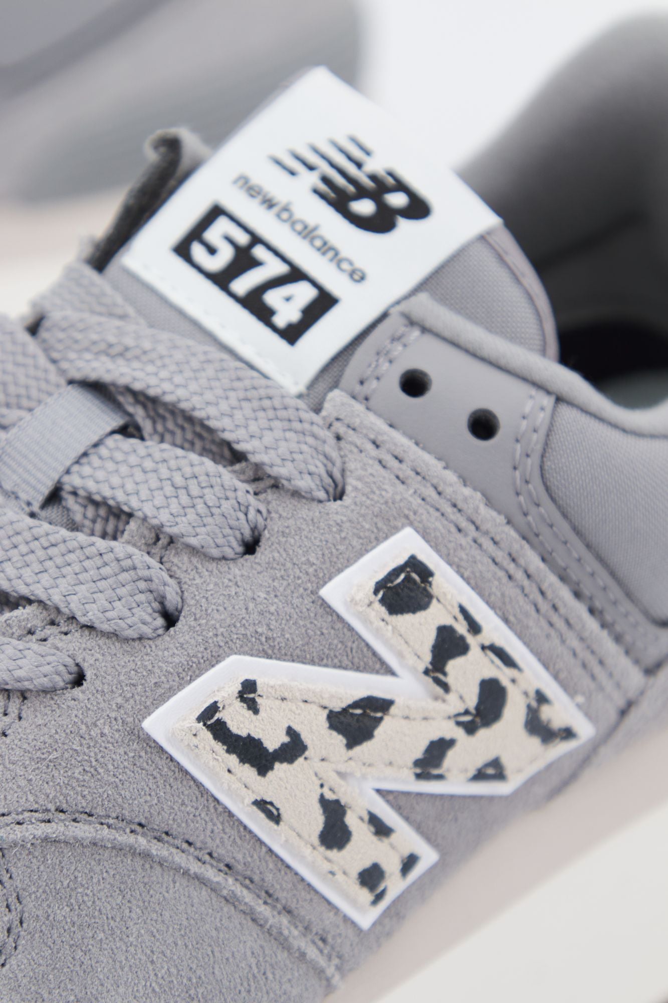 NEW BALANCE WL574 ZDB en color GRIS (4)
