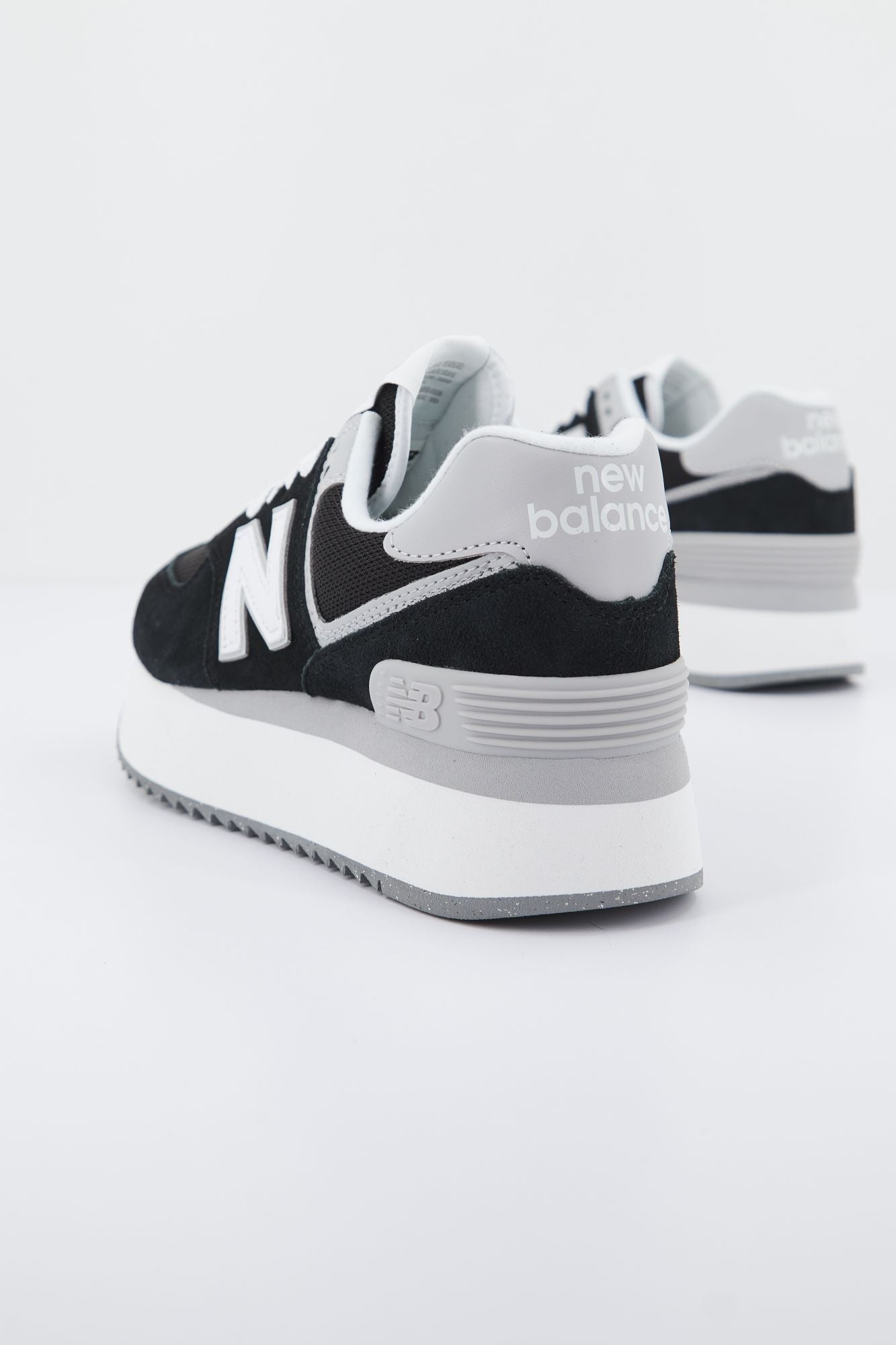 NEW BALANCE WL574 ZSA en color NEGRO (3)