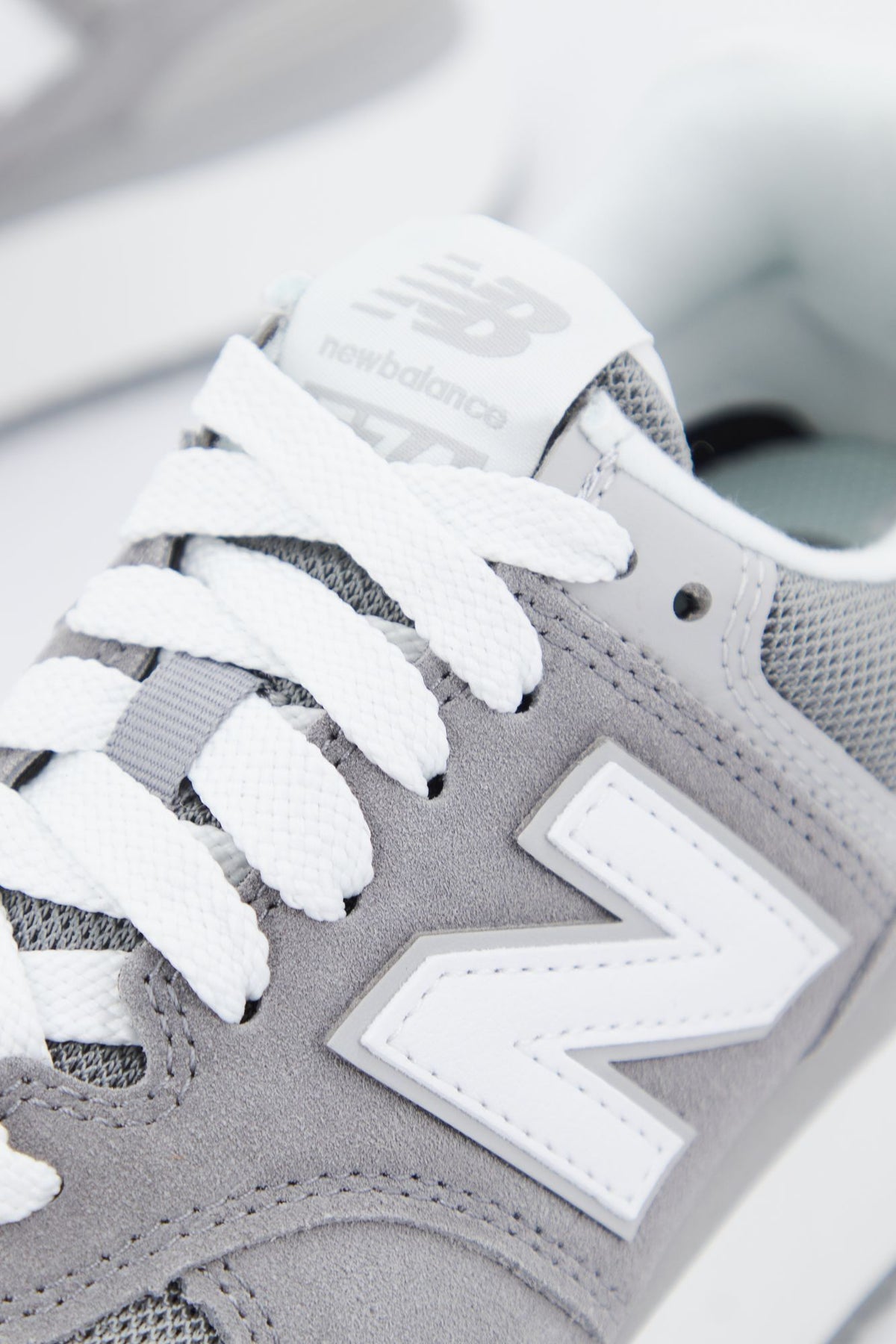 NEW BALANCE WL574 ZSD en color GRIS (4)