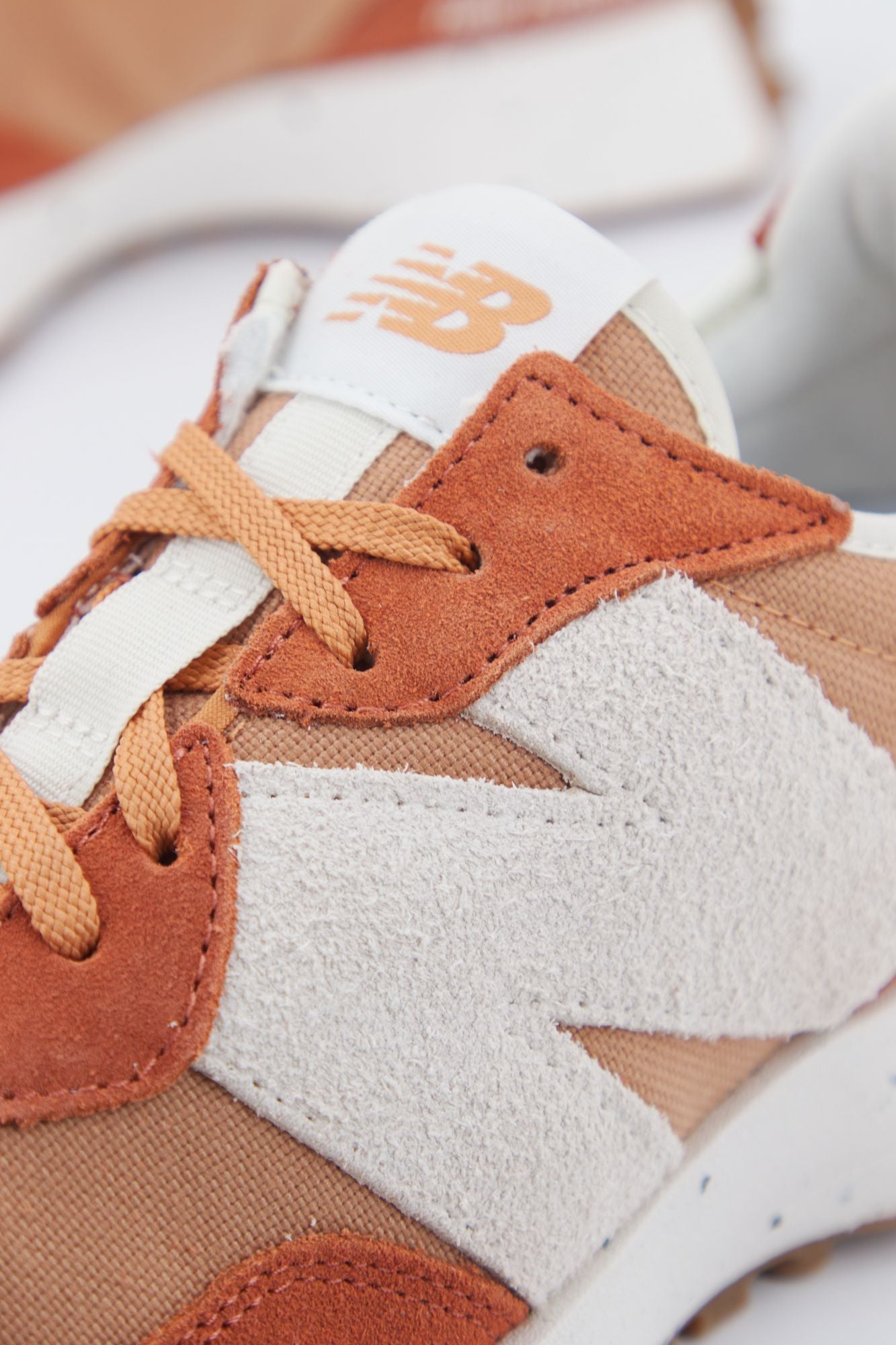 NEW BALANCE WS327 SM en color NARANJA (3)