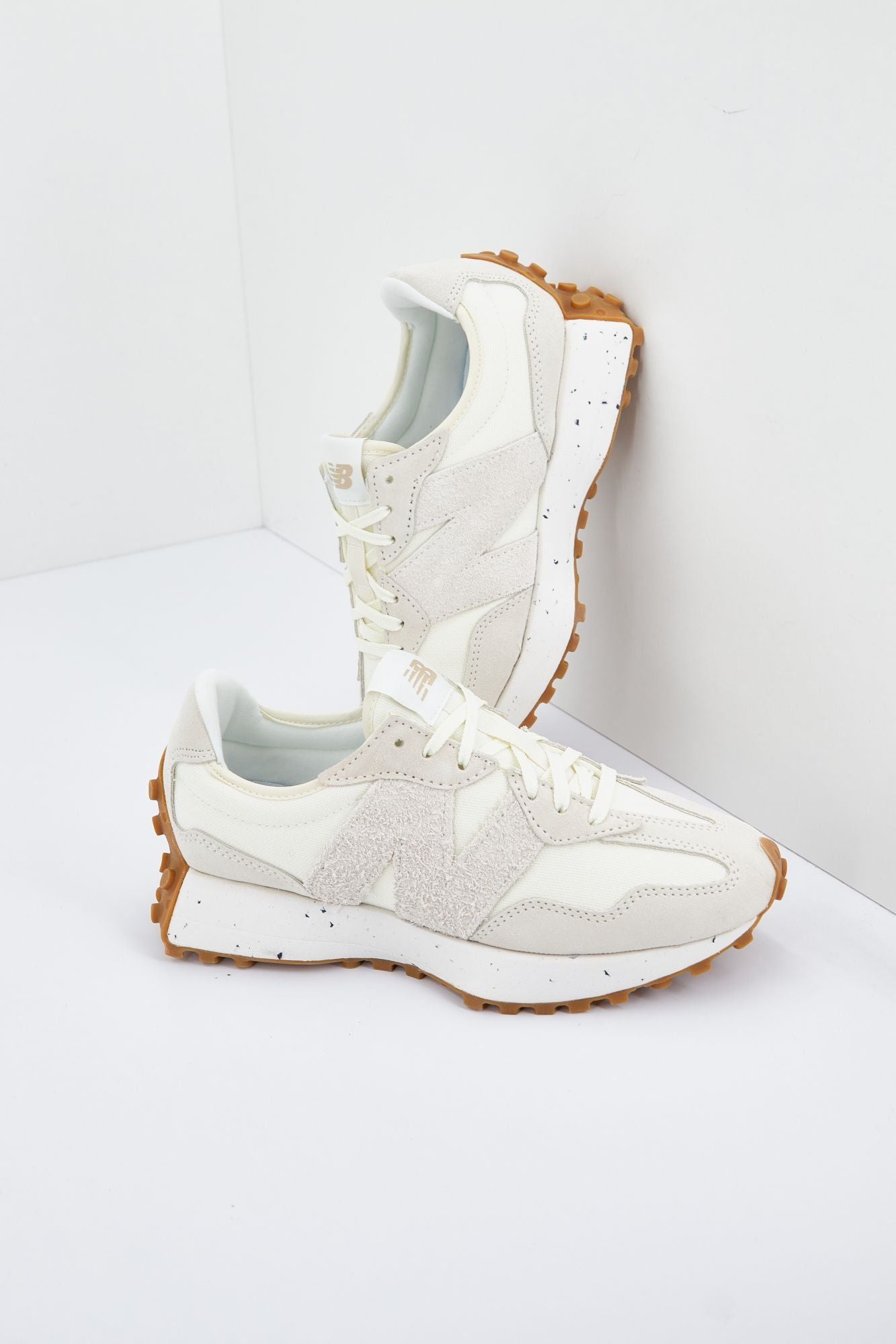 NEW BALANCE  SO LIFESTYLE SUSTAINBLE en color BEIS (1)