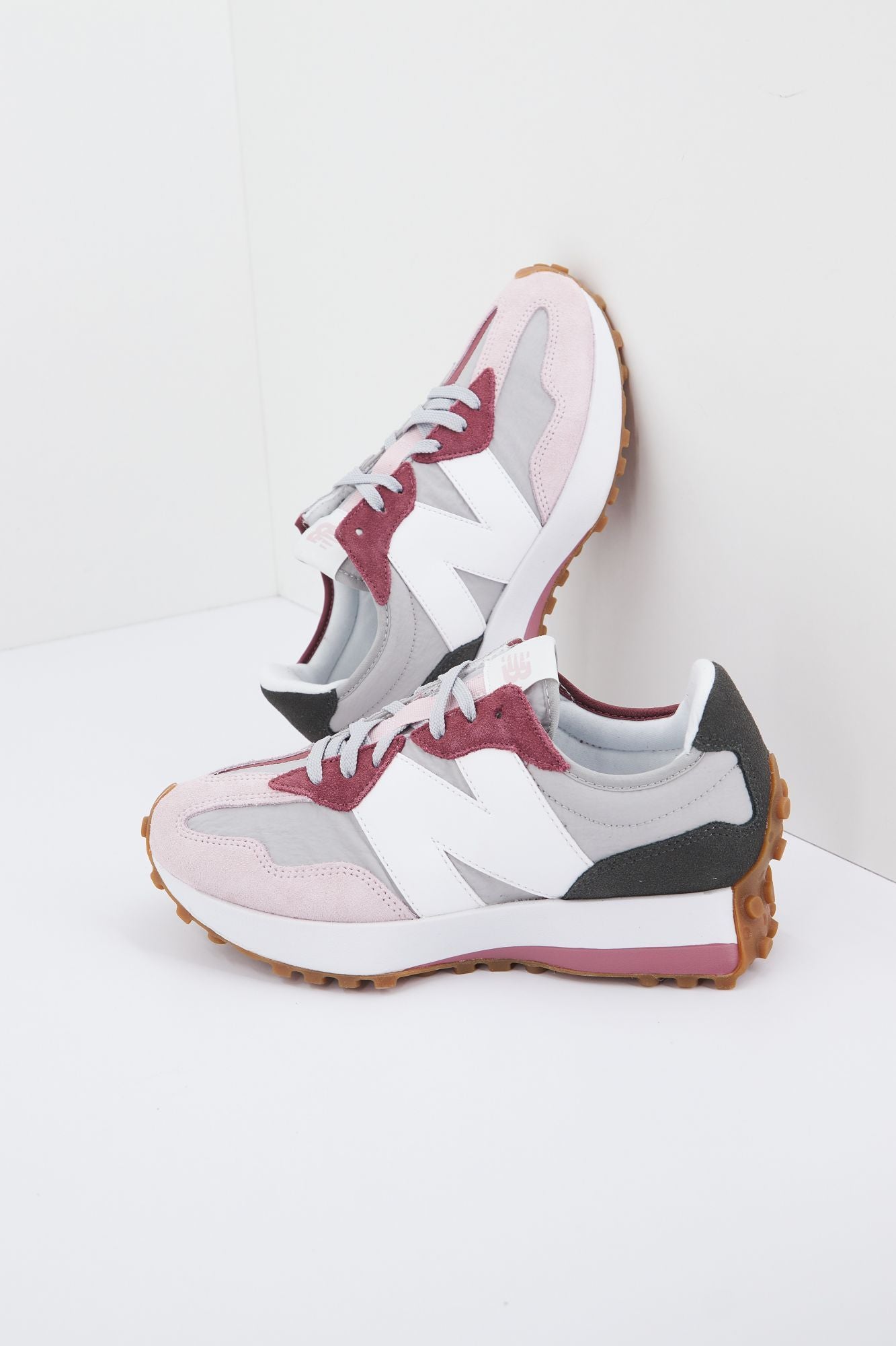 NEW BALANCE WS327 TB en color VIOLETA (1)