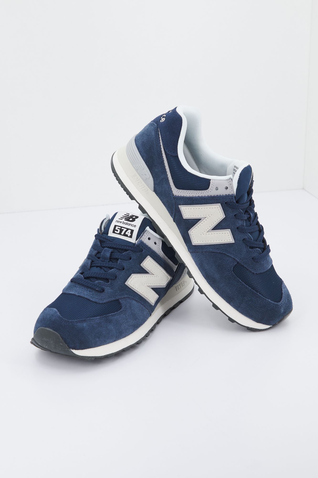 NEW BALANCE U574 ZN2 en color AZUL (1)
