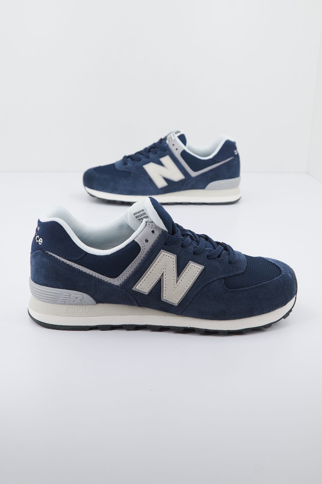 NEW BALANCE U574 ZN2 en color AZUL (2)