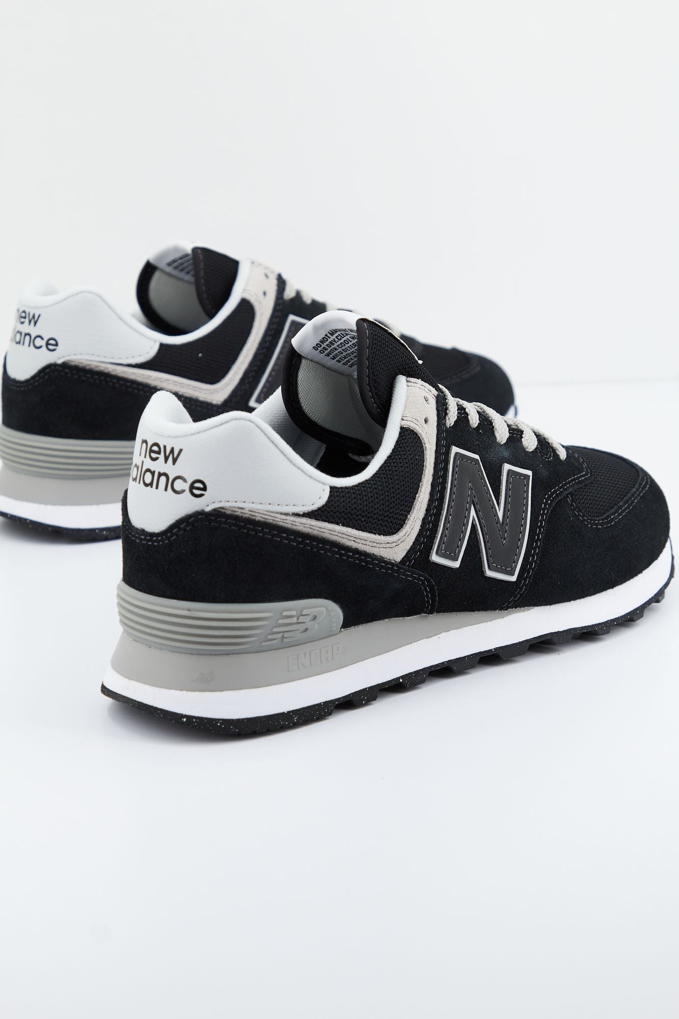 NEW BALANCE ML574 EVB en color NEGRO (3)