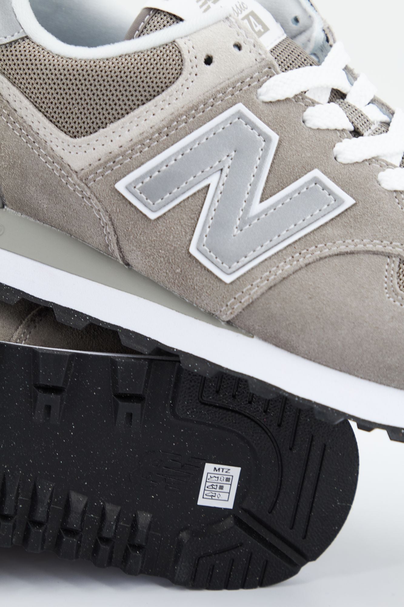 NEW BALANCE ML574 EVG en color GRIS (4)