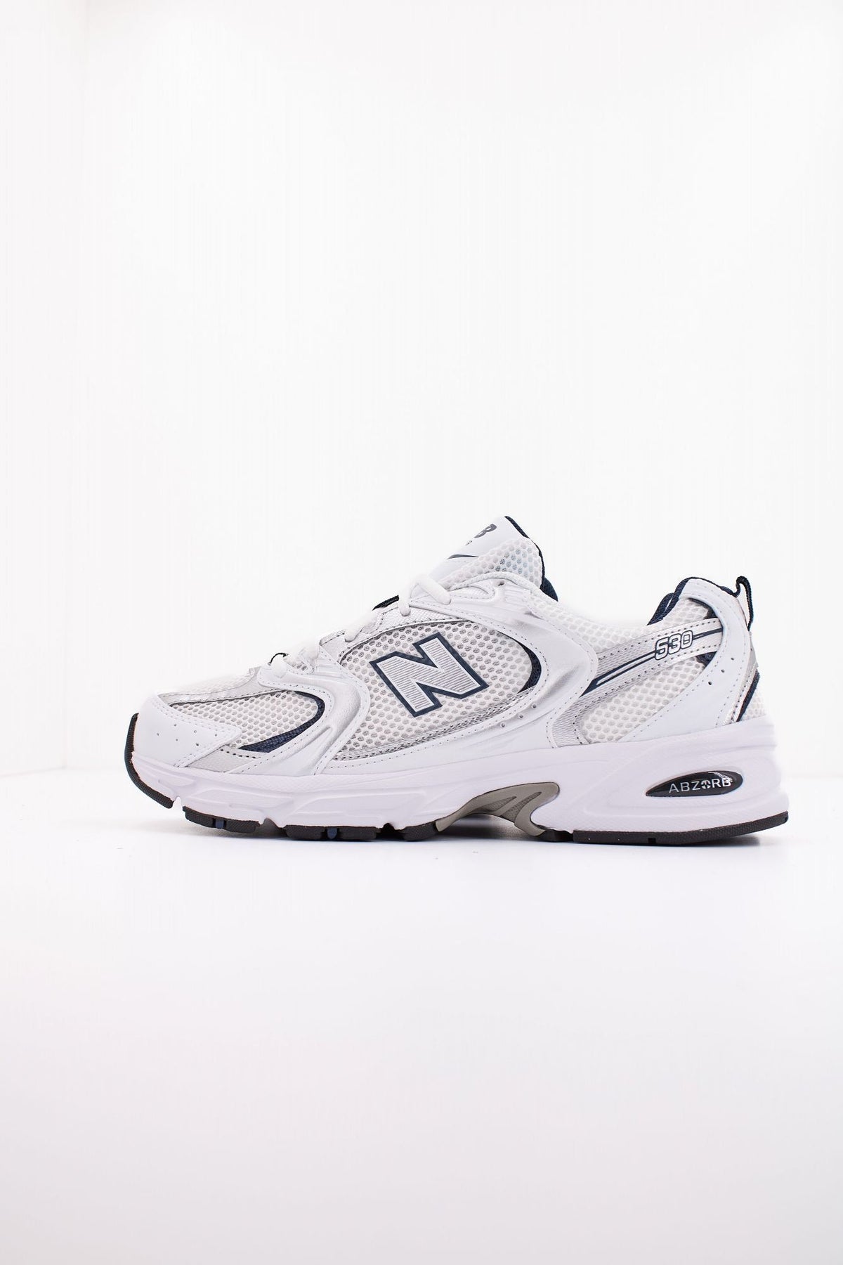 NEW BALANCE 530 MR530SG en color BLANCO (1)