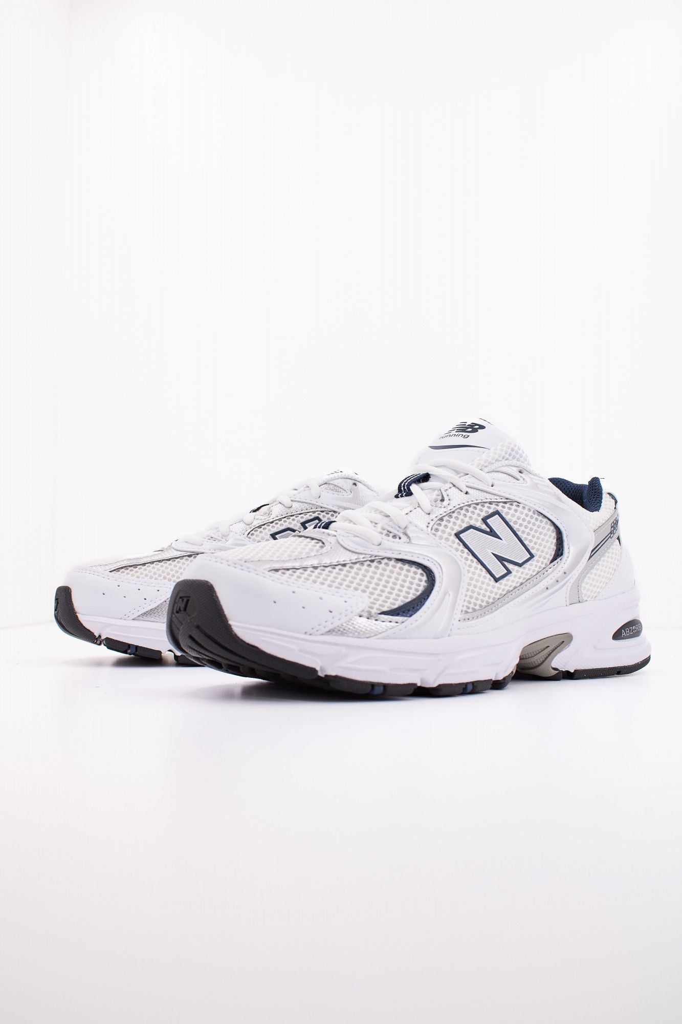 NEW BALANCE MR530 SG en color BLANCO (2)