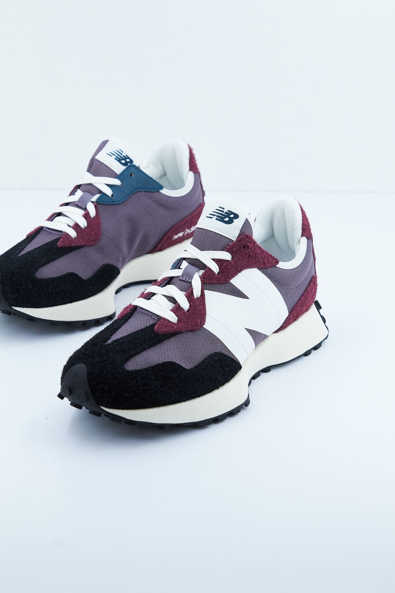 NEW BALANCE MS327 HB en color BURDEOS (2)