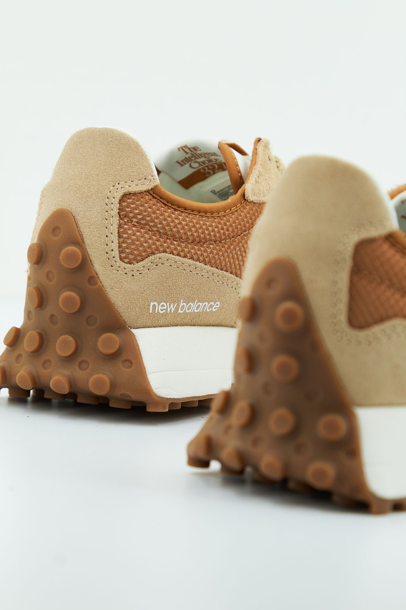NEW BALANCE MS327 MP en color MARRON CLARO (4)