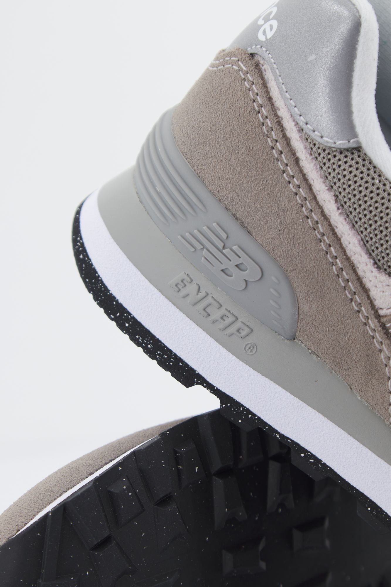 NEW BALANCE WL574 EVG  en color GRIS (4)