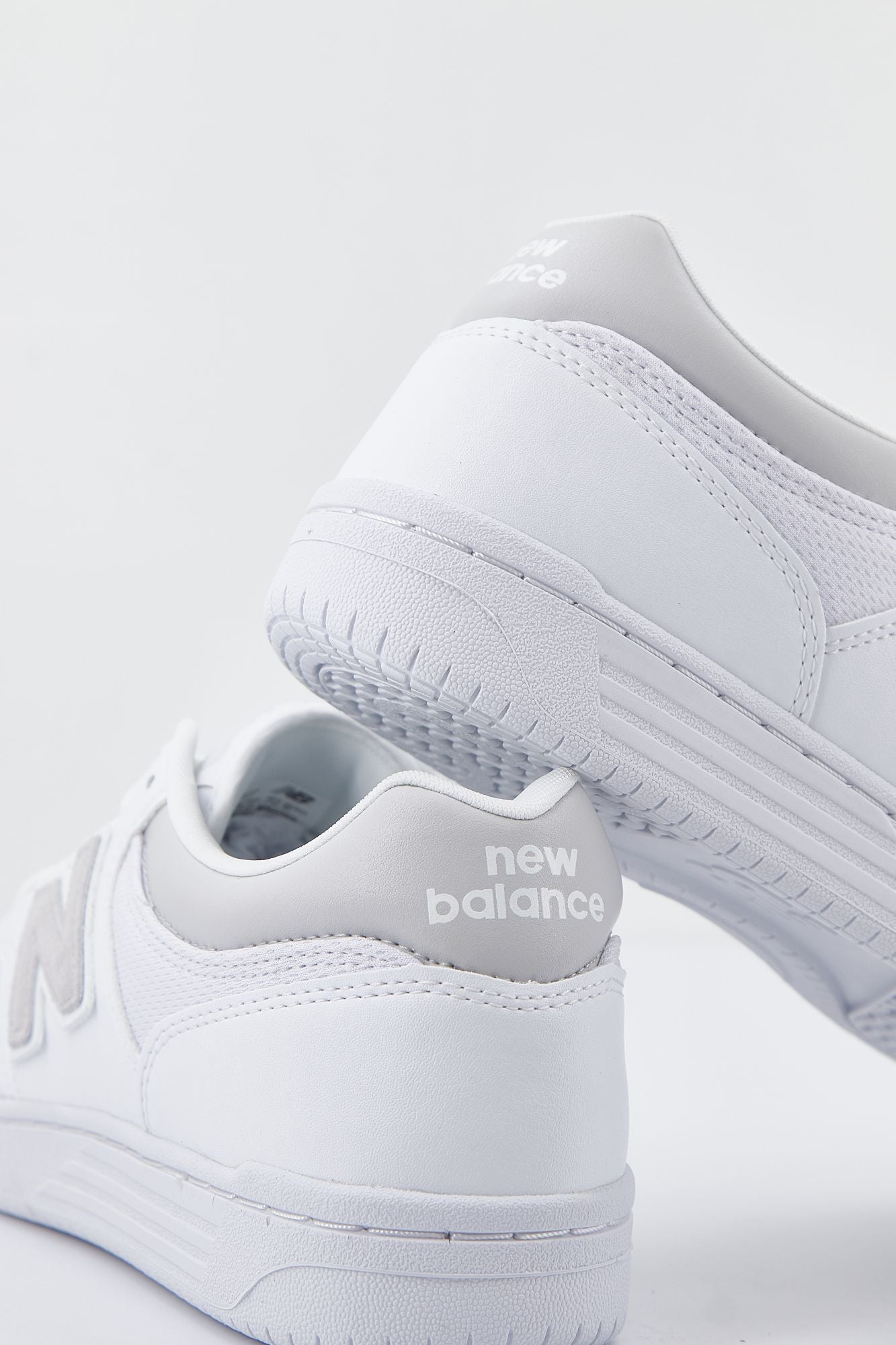 NEW BALANCE BB480 LKA RETRO HOOPS en color BLANCO (3)