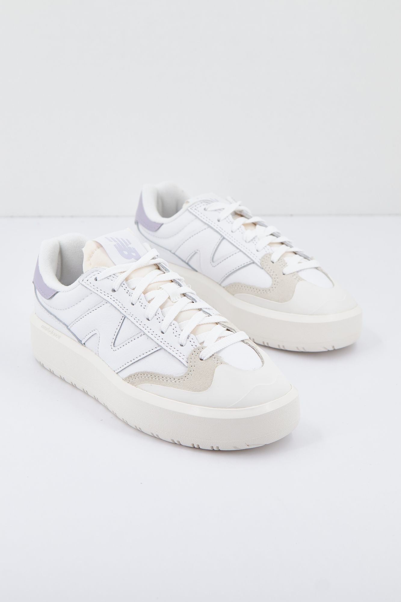 NEW BALANCE CT302 SL en color BLANCO (1)