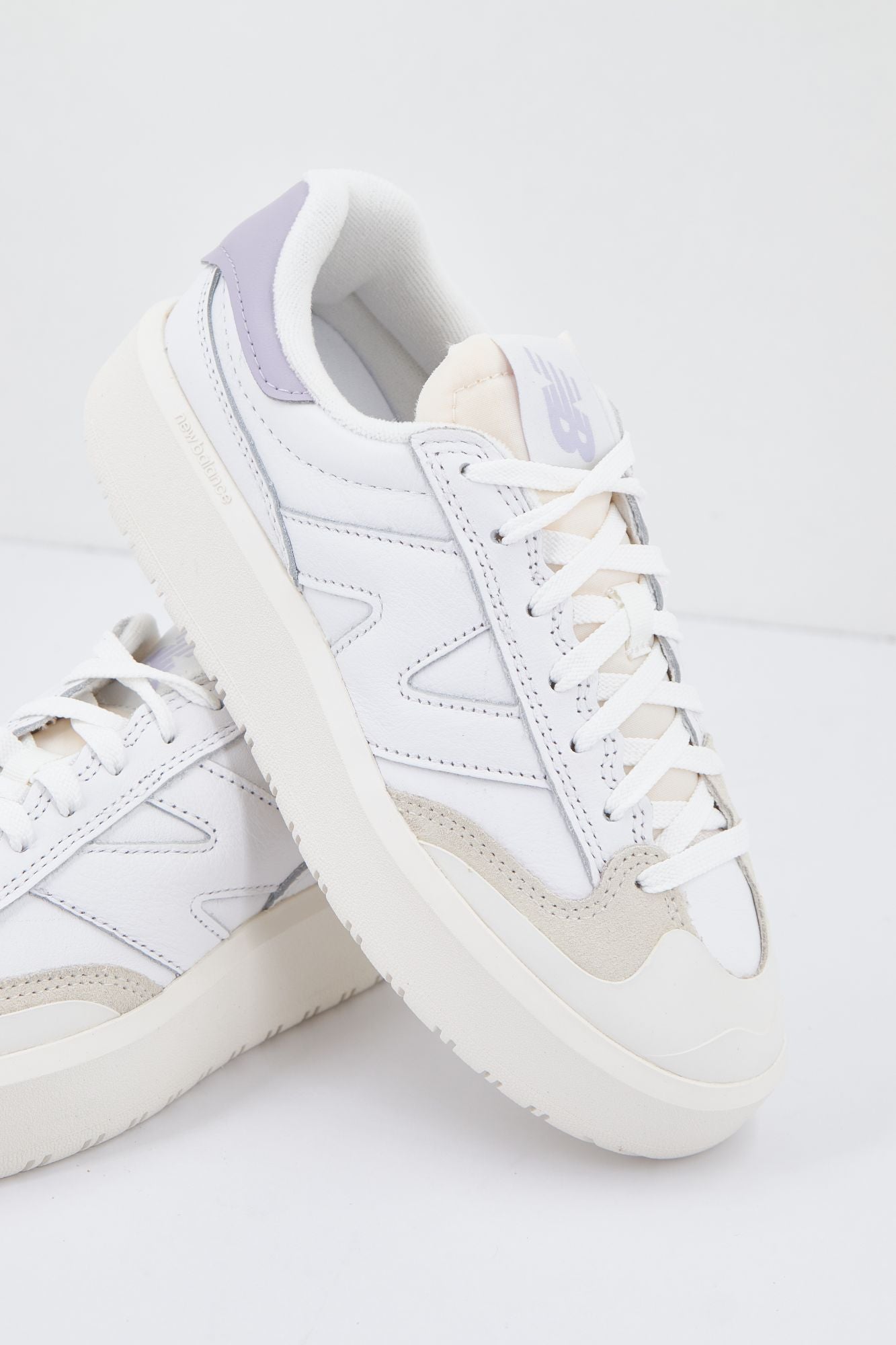 NEW BALANCE CT302 SL en color BLANCO (3)