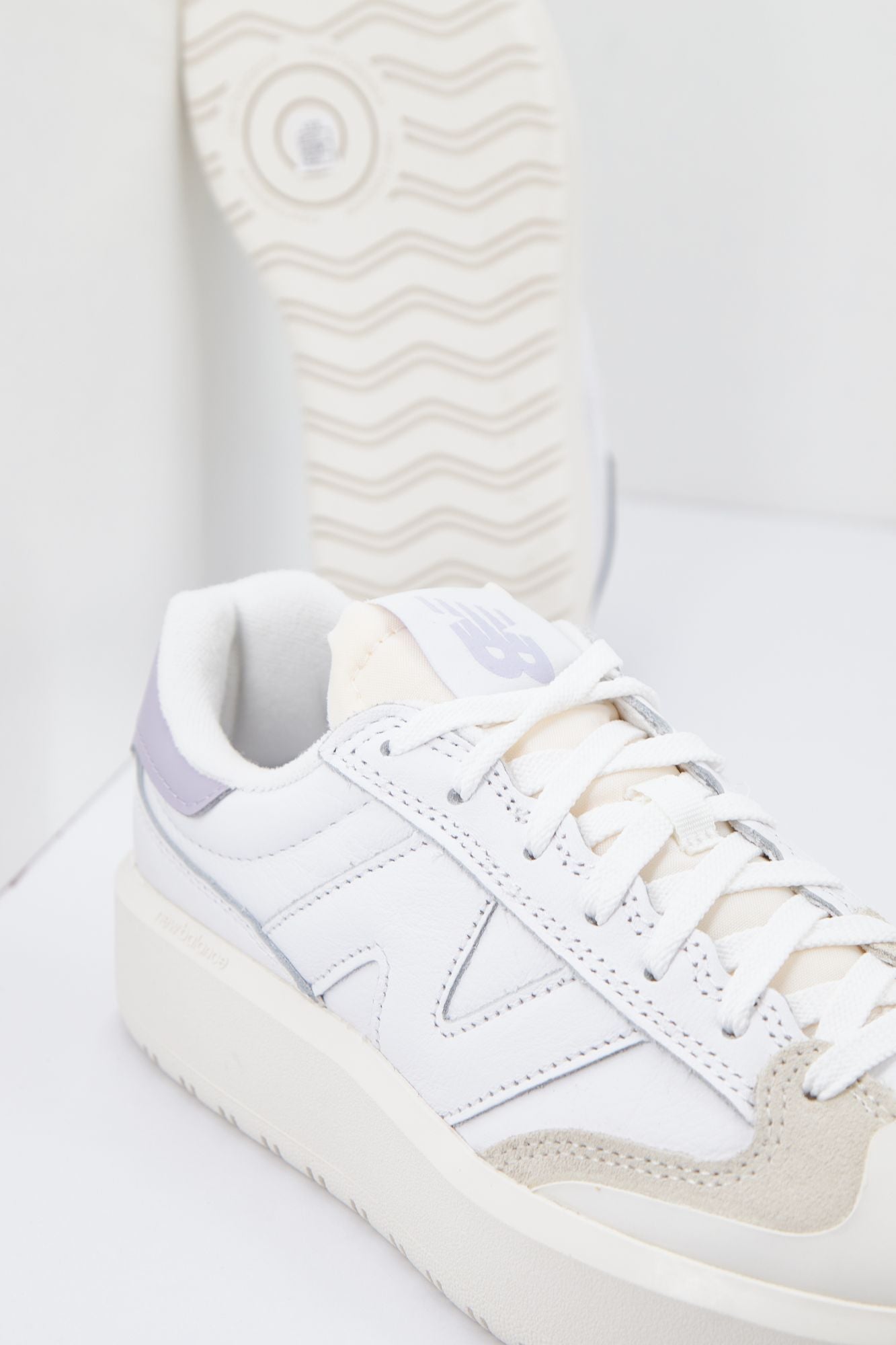 NEW BALANCE CT302 SL en color BLANCO (4)
