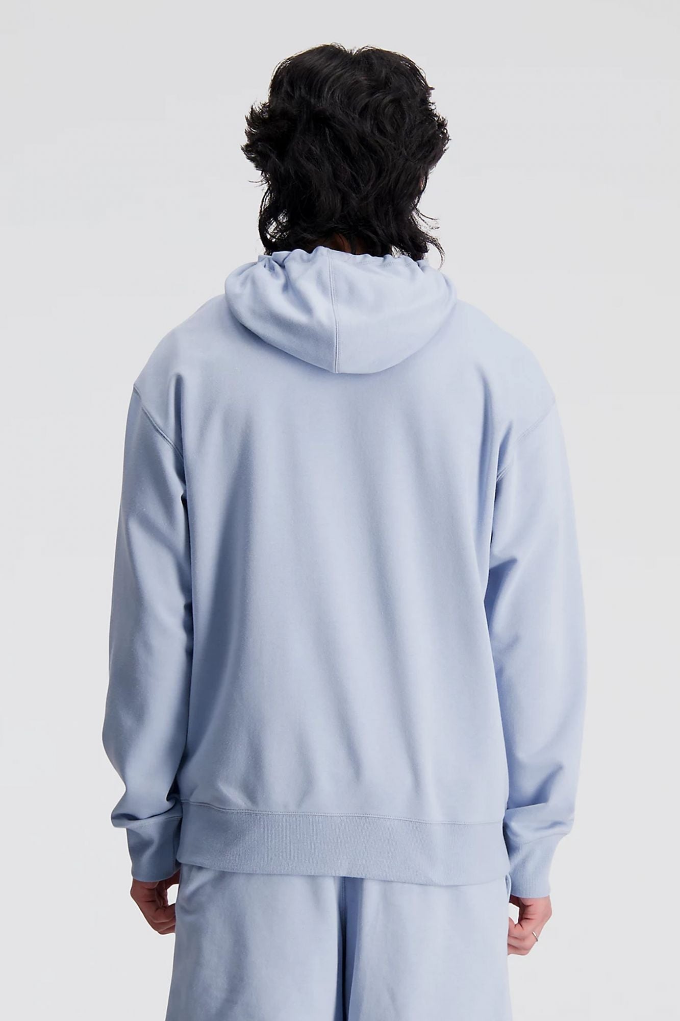 NEW BALANCE TERRY HOODIE en color AZUL (3)