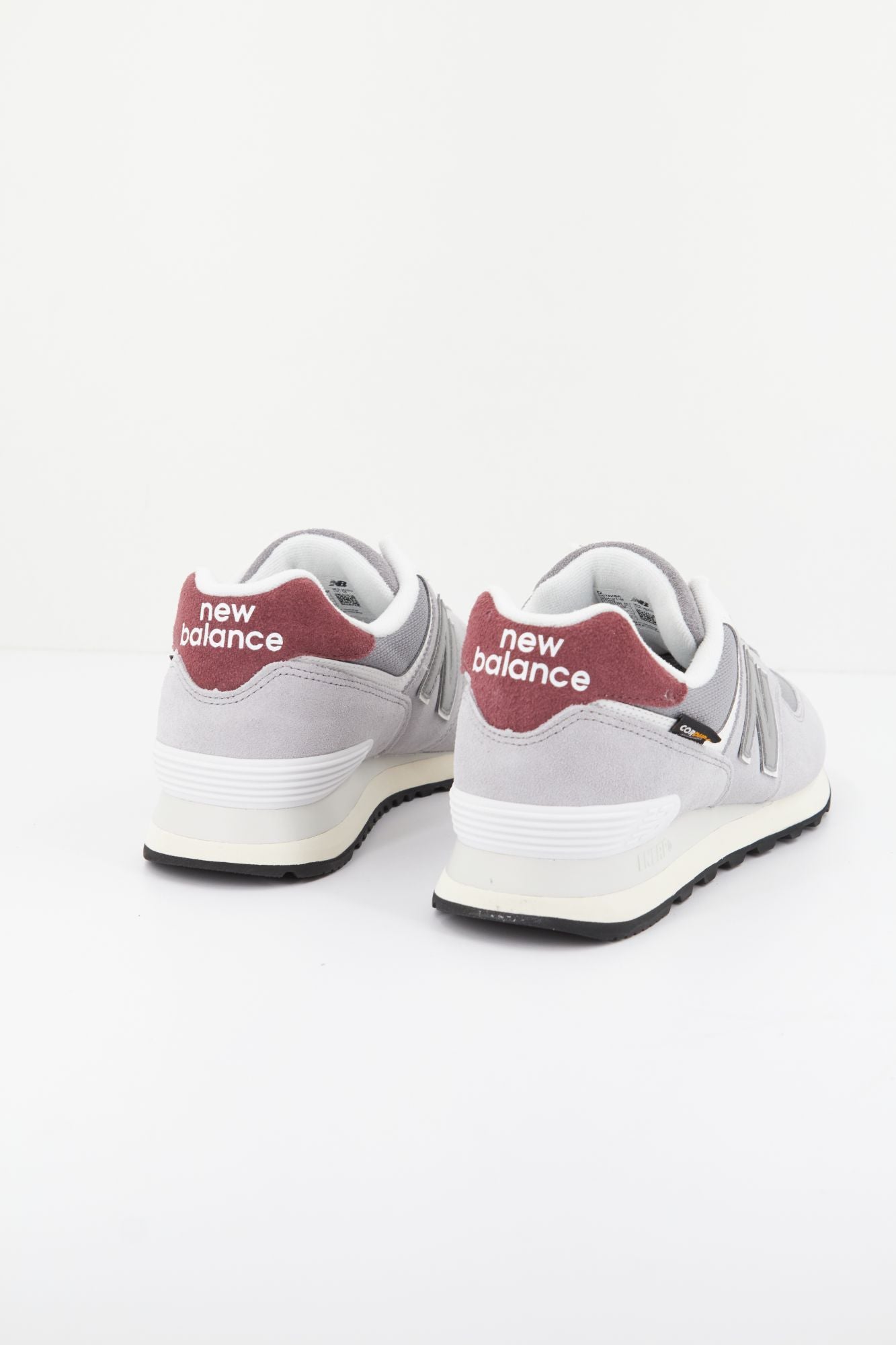 NEW BALANCE U574 KBR en color GRIS (4)