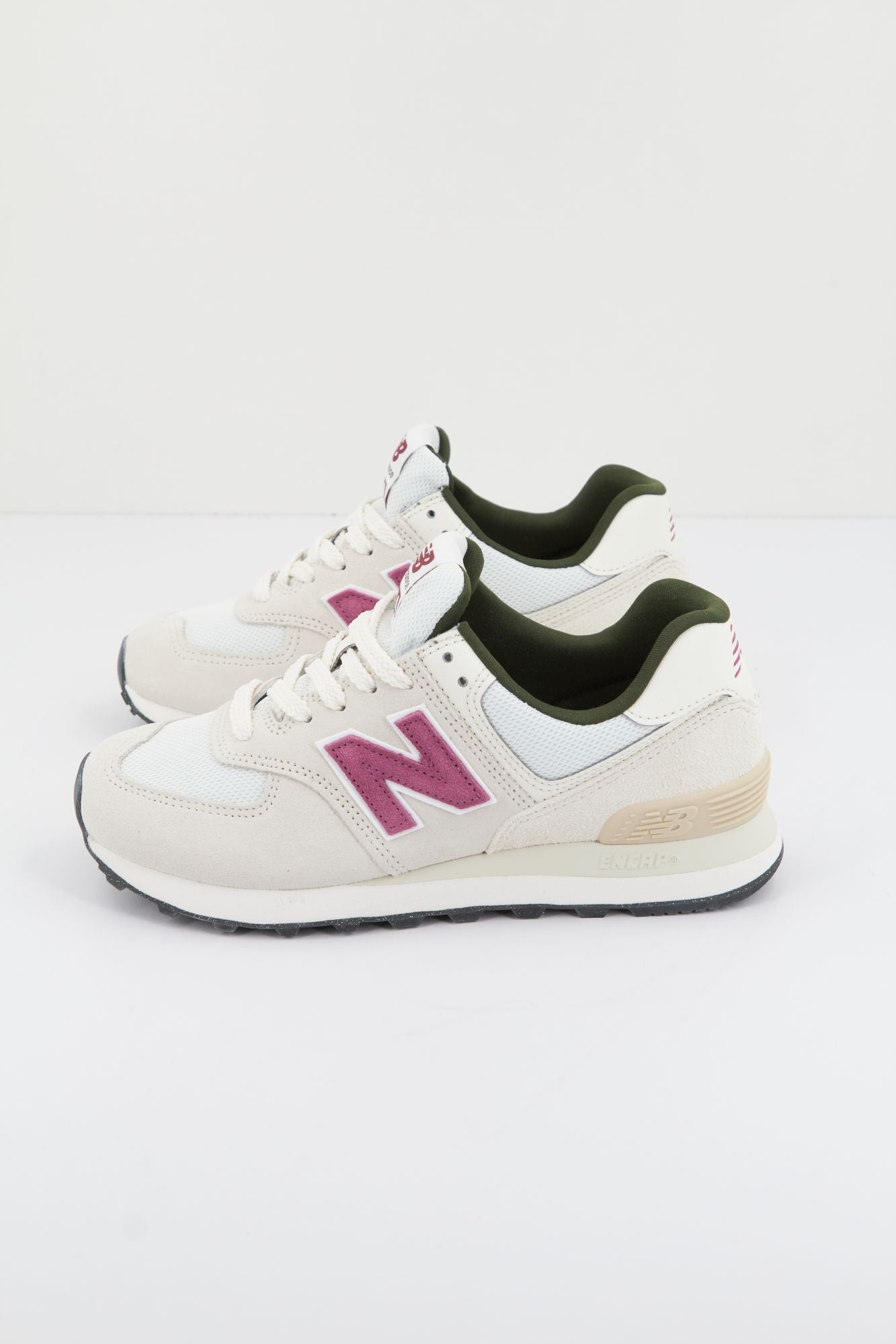 NEW BALANCE WL574 TW2 en color BEIS (1)