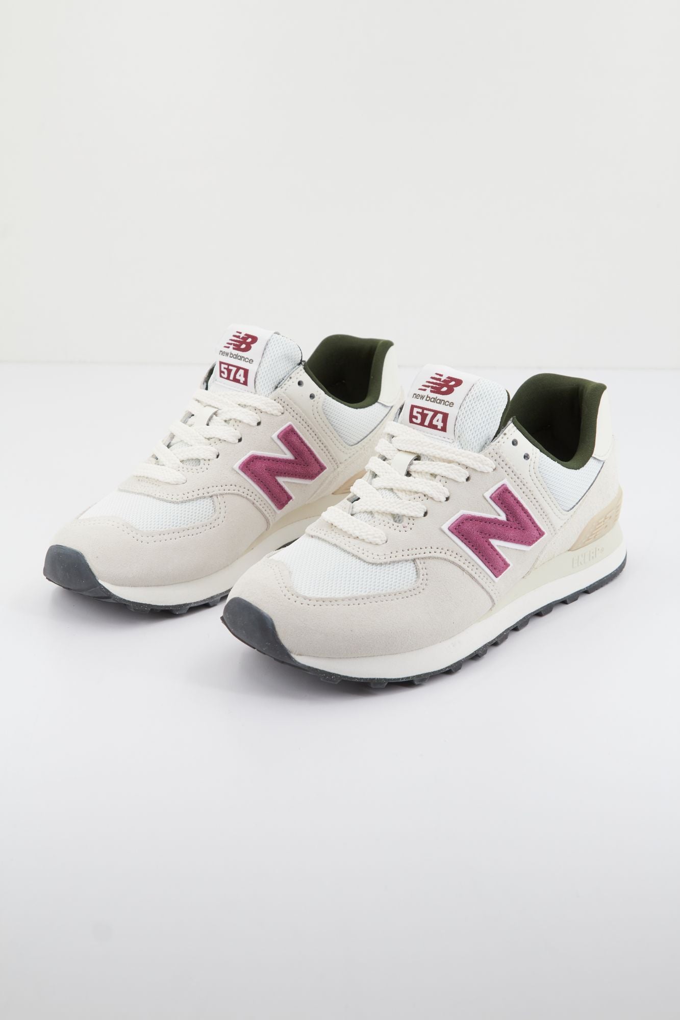 NEW BALANCE WL574 TW2 en color BEIS (3)