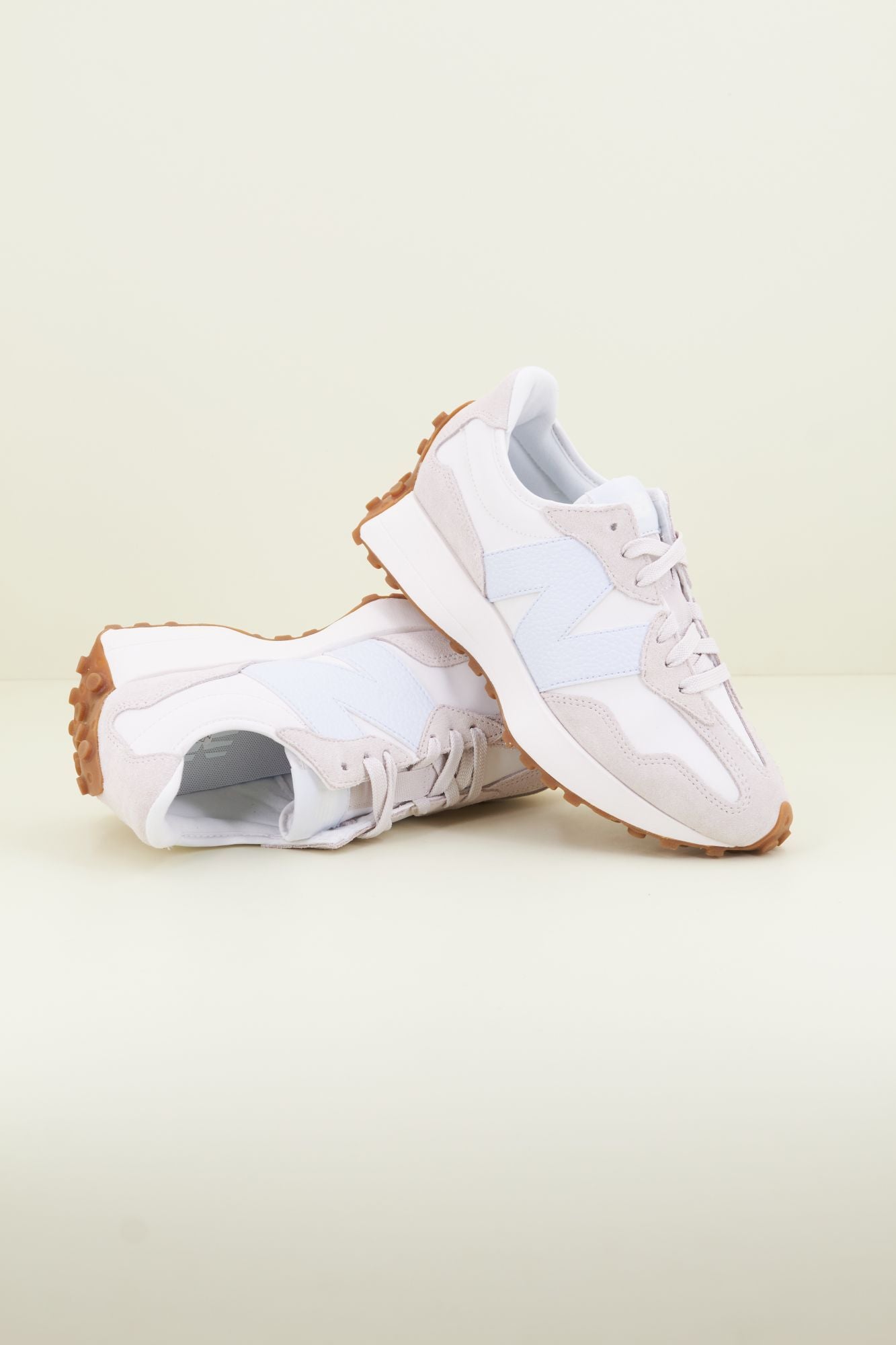 NEW BALANCE WS327OT en color BEIS (2)