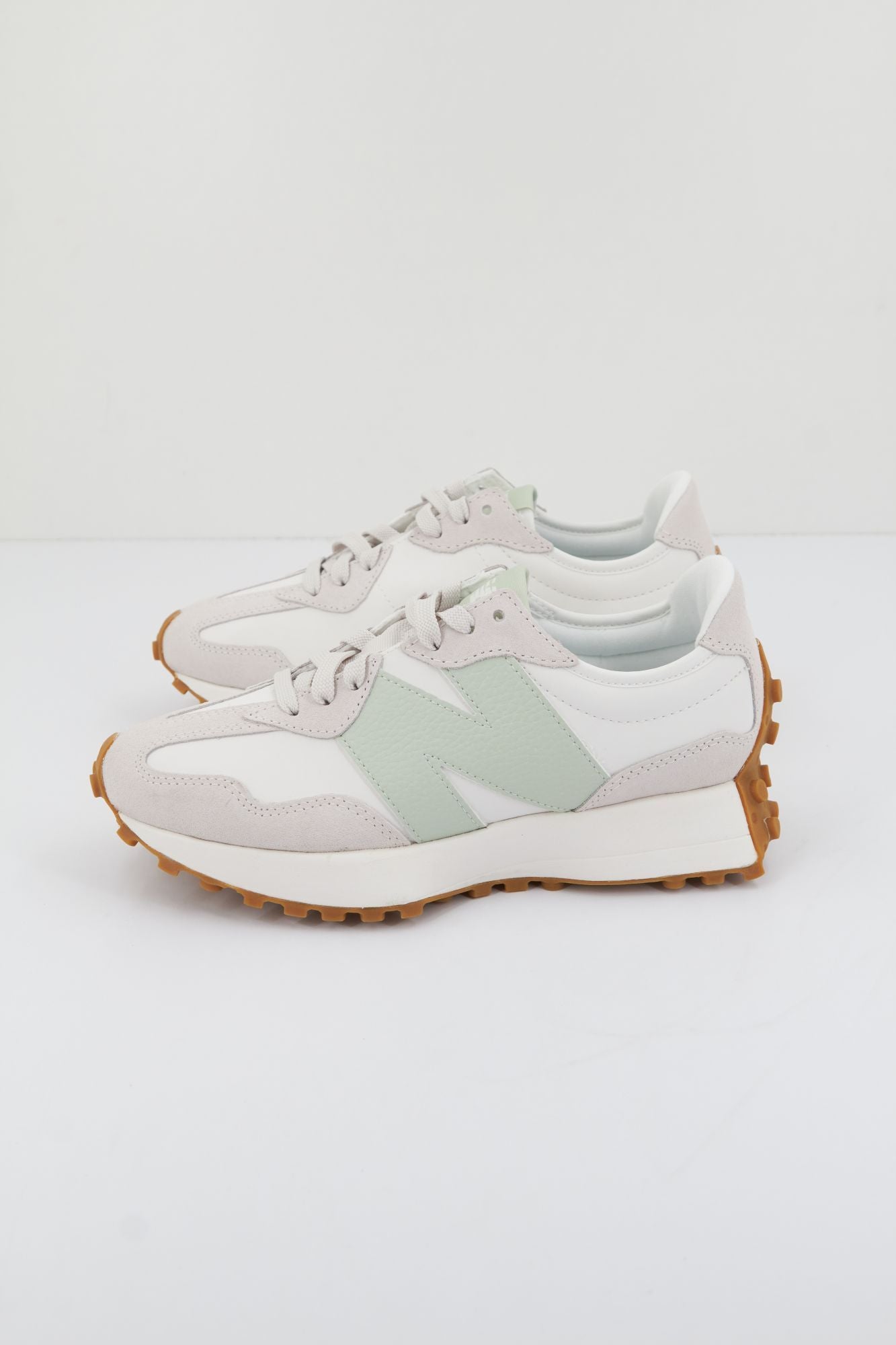 NEW BALANCE WS327OU en color BLANCO (1)