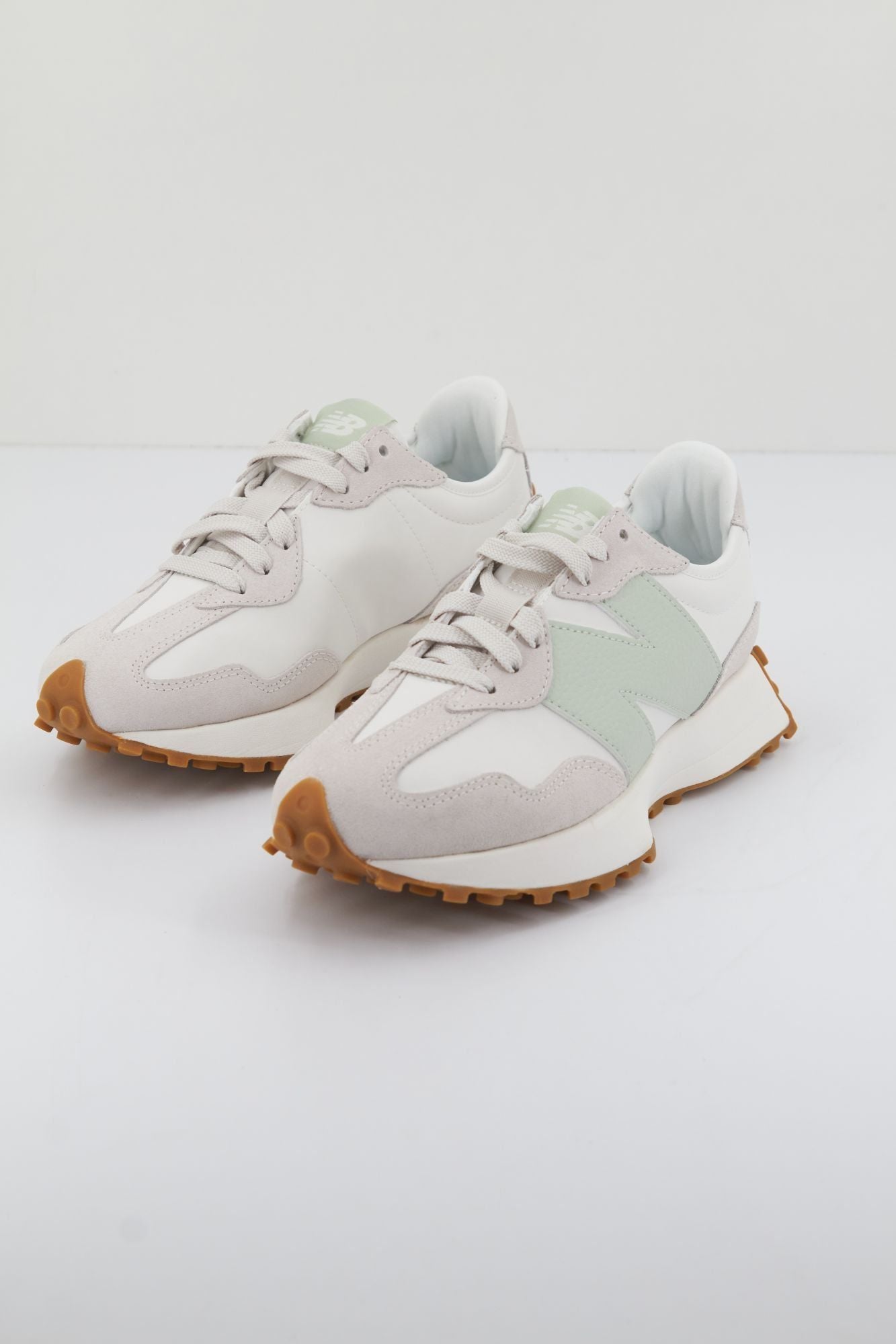 NEW BALANCE WS327OU en color BLANCO (3)