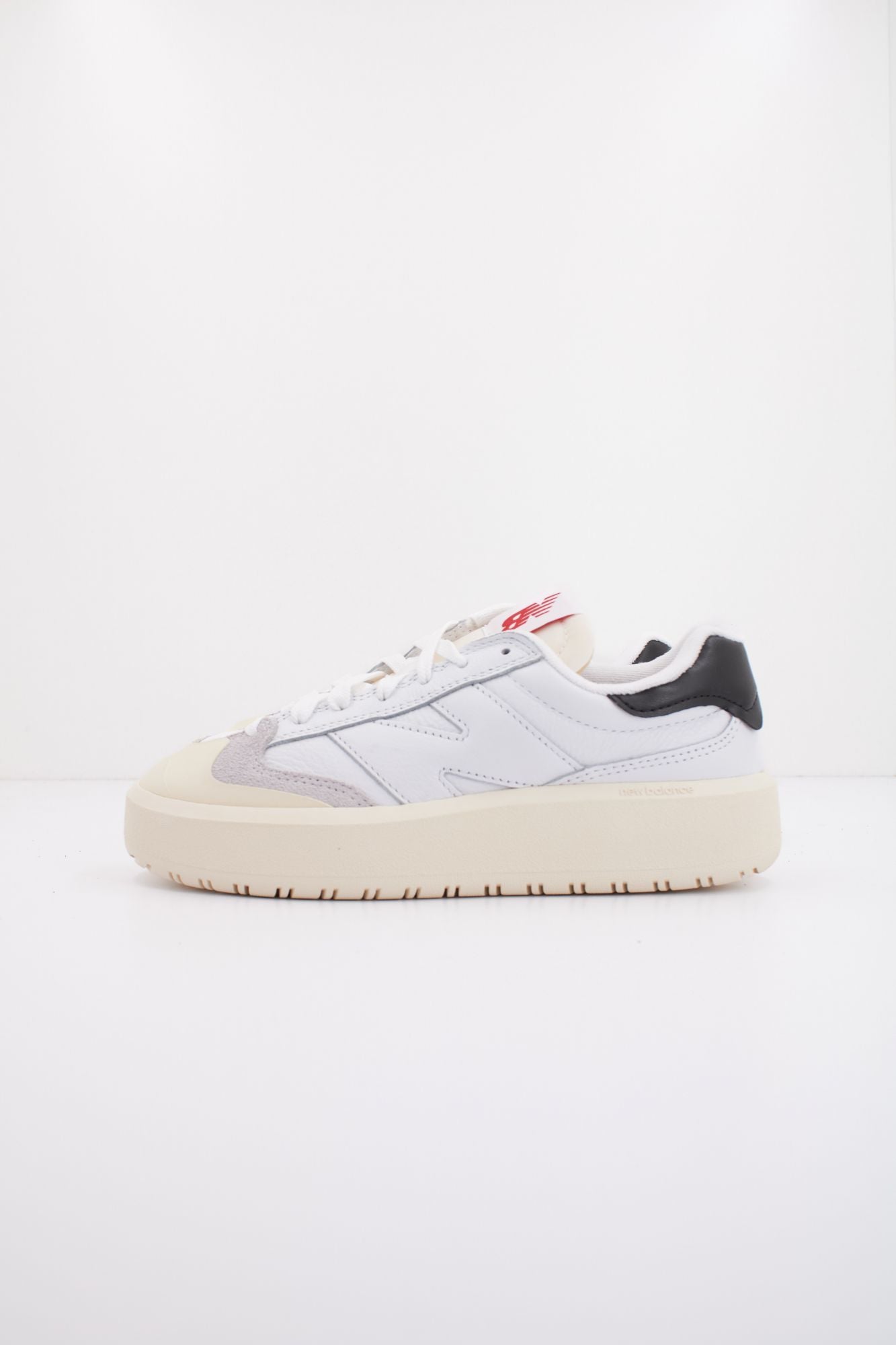 NEW BALANCE CT302 OD en color BLANCO (1)