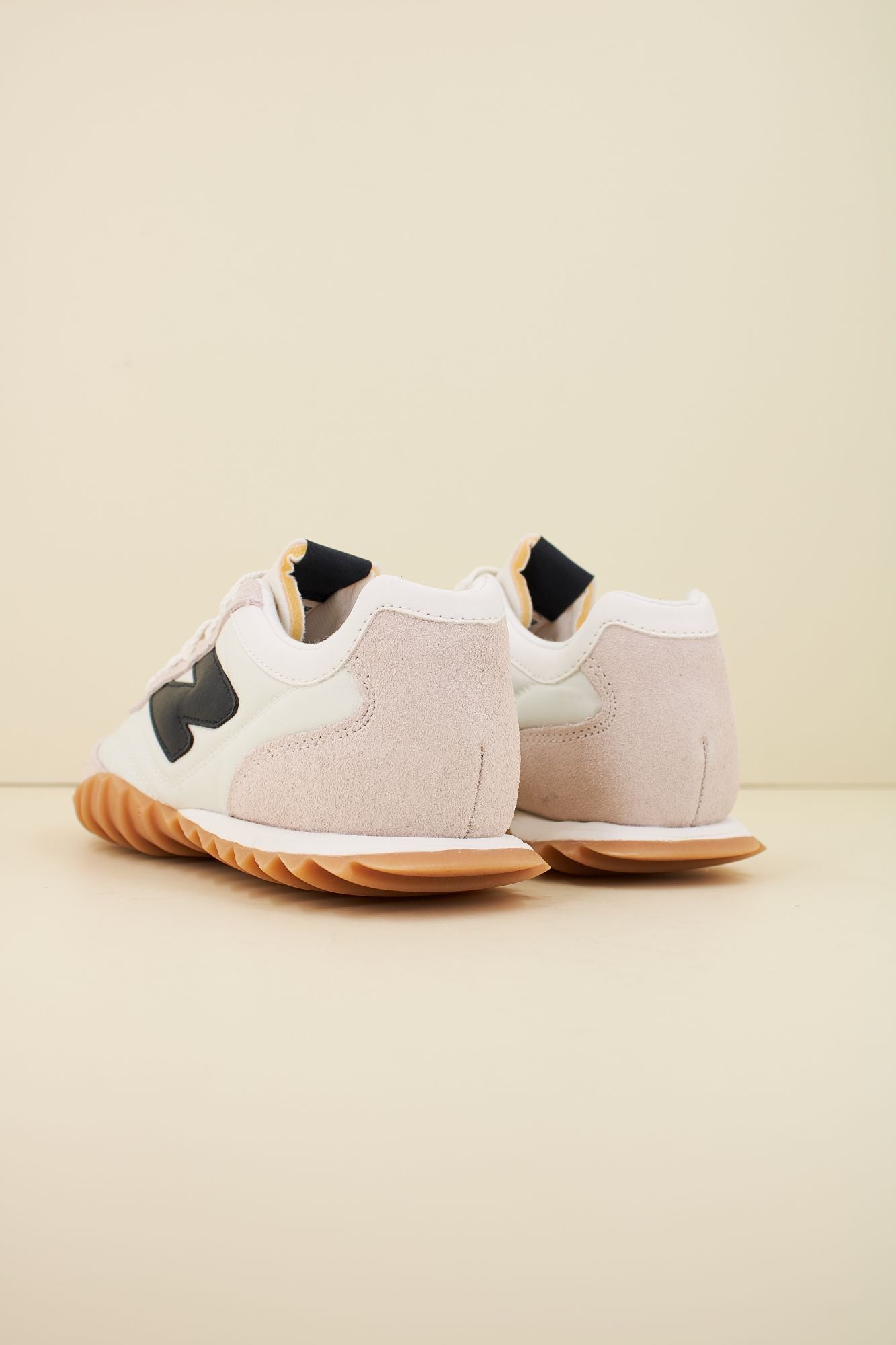 NEW BALANCE URC30 FB en color BLANCO (3)