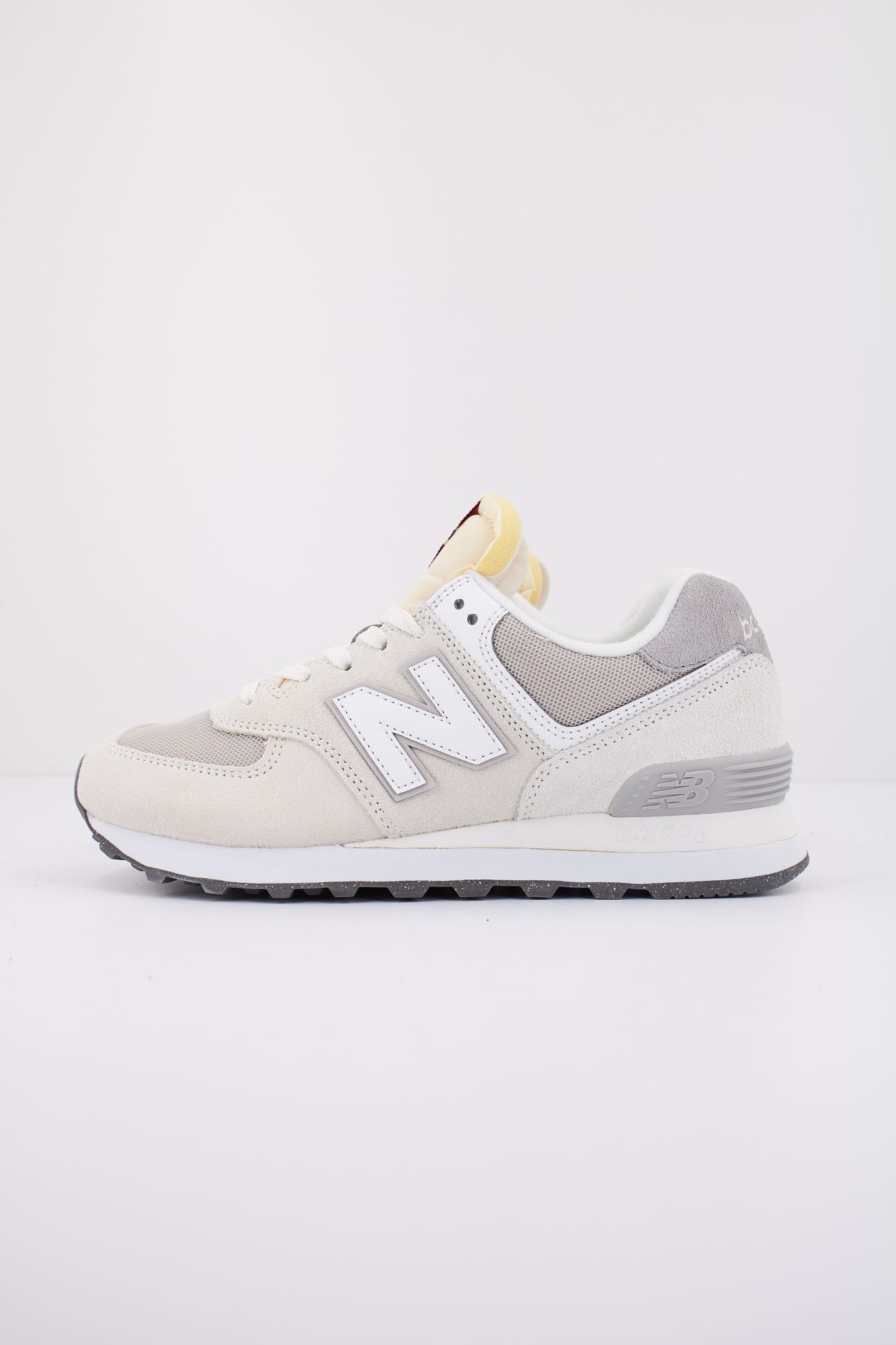 NEW BALANCE U574 RCD en color BEIS (1)