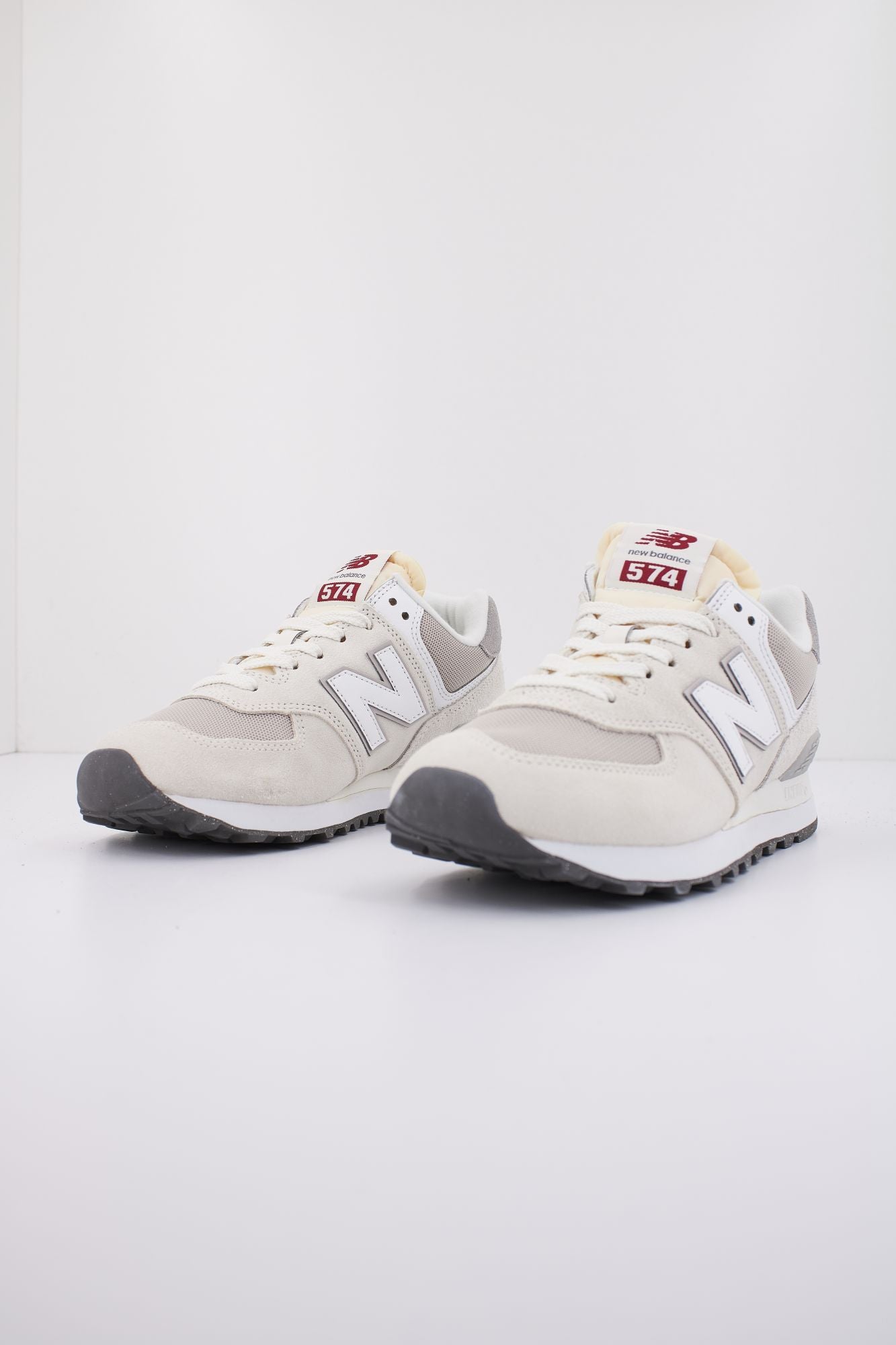 NEW BALANCE U574 RCD en color BEIS (2)